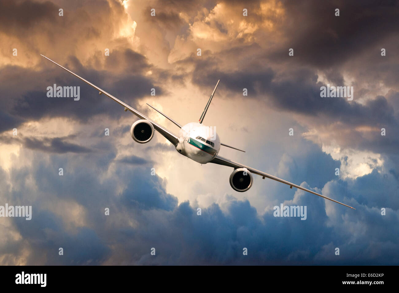 Cathay Pacific Boeing 777-367 ER in flight Stock Photo - Alamy