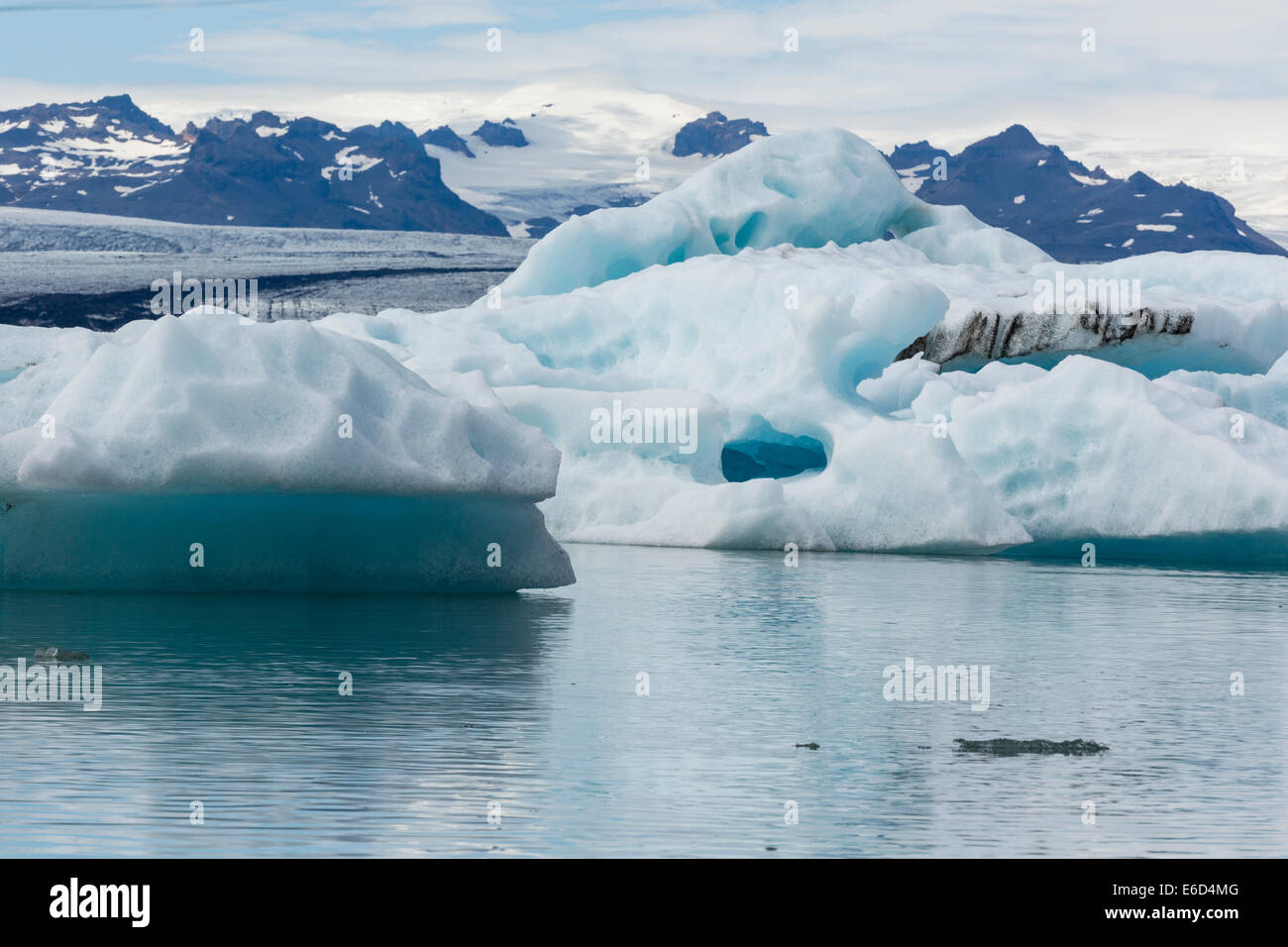 Icebergs in the Jökulsárlón glcial lagoon, at hte base of Vatnajokull, Iceland. Stock Photo