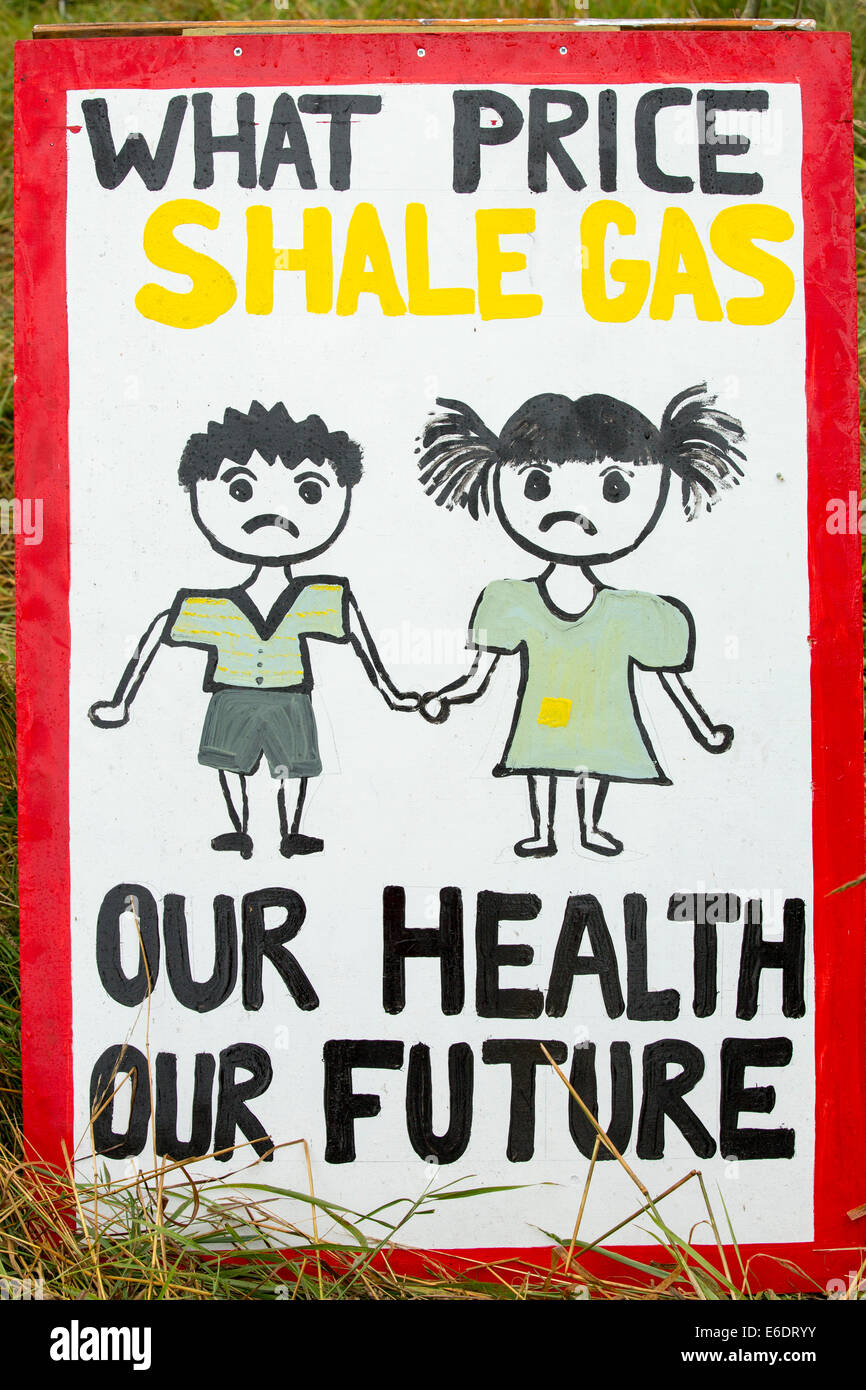 A protest banner against fracking at a farm site at Little Plumpton near Blackpool, Lancashire, UK, where the council for the first time in the UK, has granted planning permission for commercial fracking fro shale gas, by Cuadrilla. Stock Photo