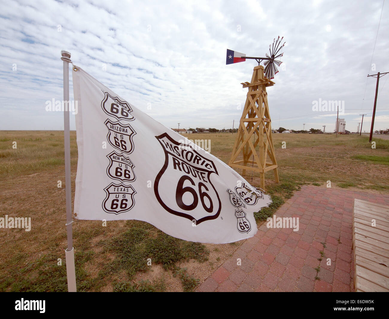 Midway in Adrian Texas between Chicago, Illinois , and Los Angeles