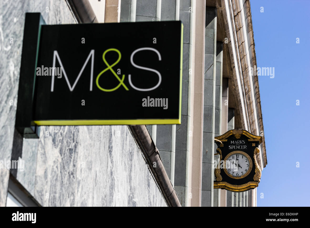 Marks and spencer clock hires stock photography and images Alamy