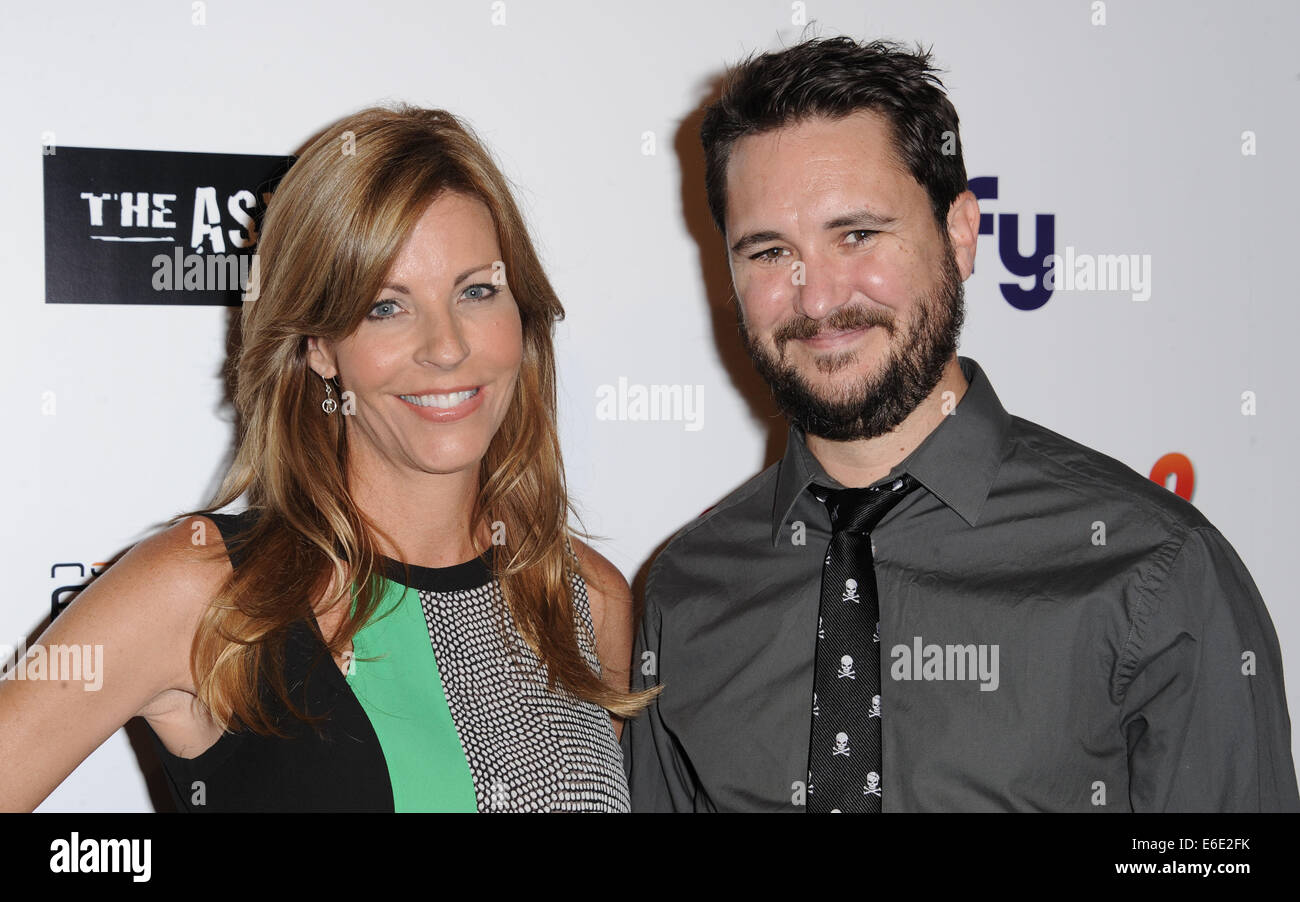 Wil wheaton sharknado 2 hi-res stock photography and images - Alamy