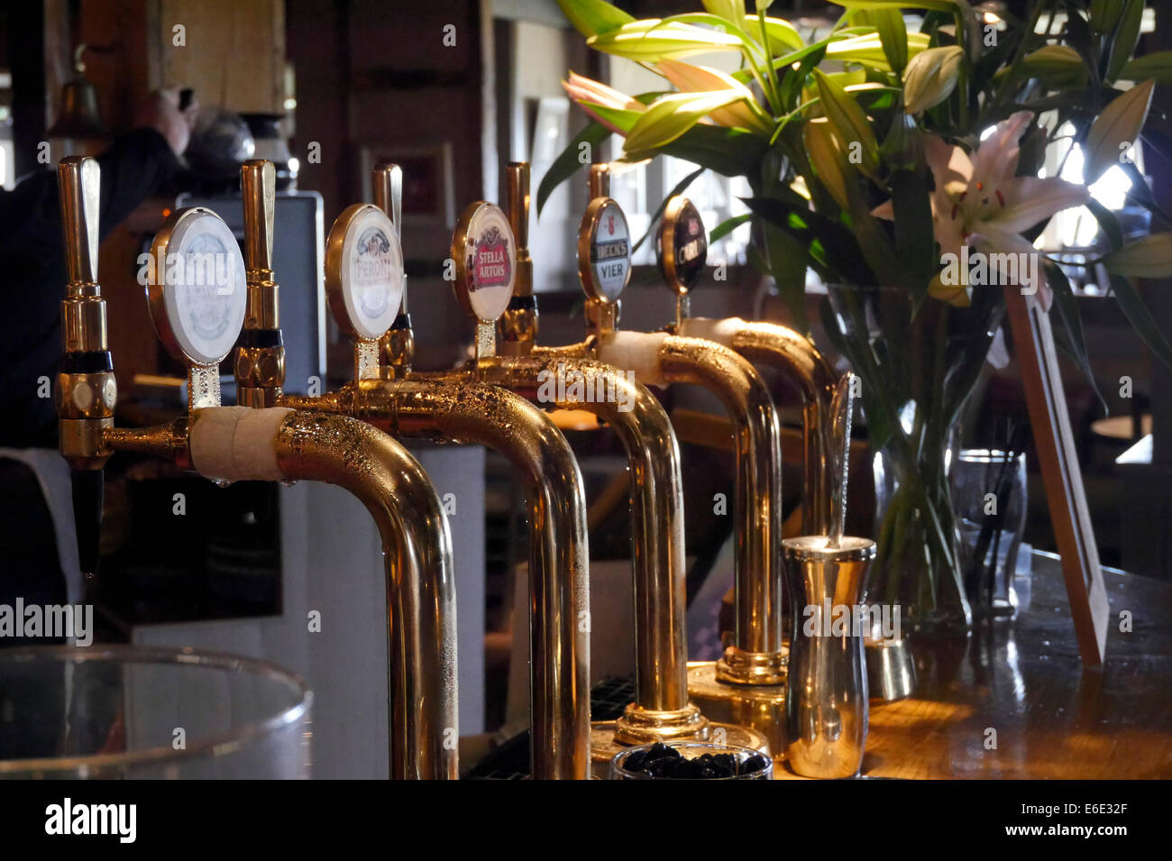 Copper beer taps hires stock photography and images Alamy