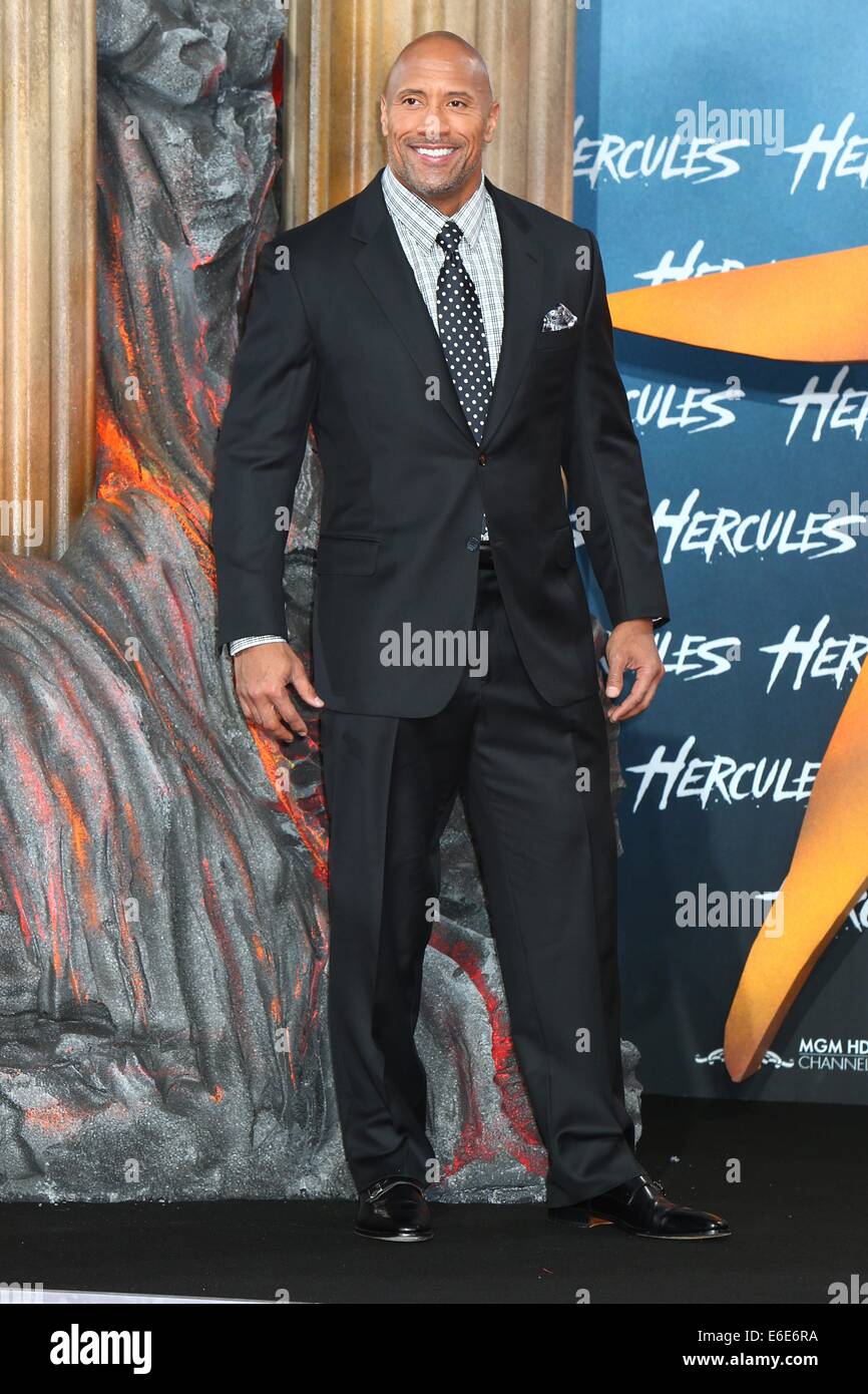 Dwayne Johnson, aka The Rock, leaves A!Bodytech gym in Copacabana Rio de  Janeiro, Brazil - 11.04.11 Stock Photo - Alamy