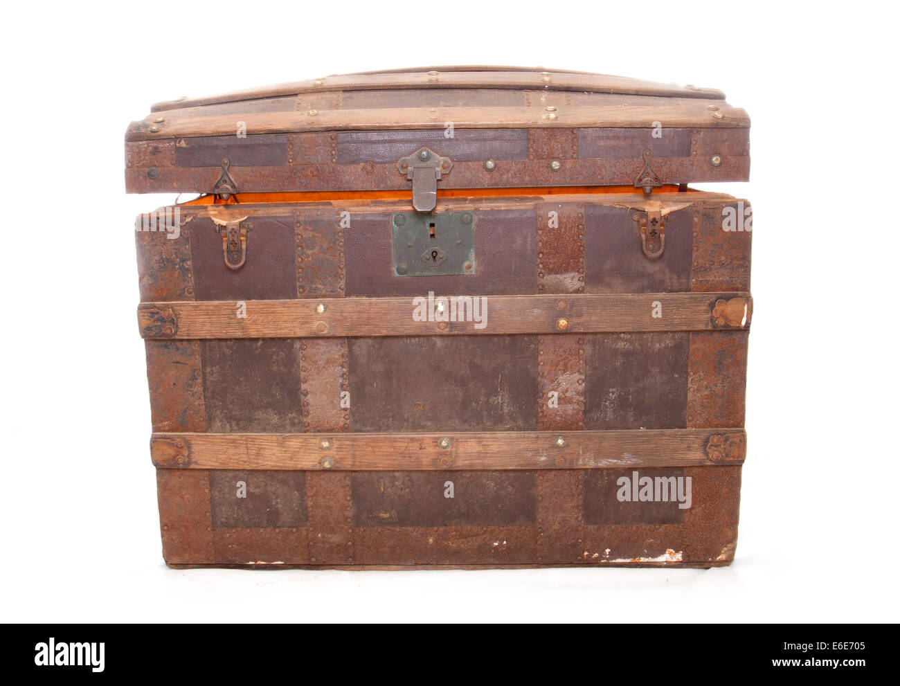 Pirates treasure chest studio cutout Stock Photo - Alamy