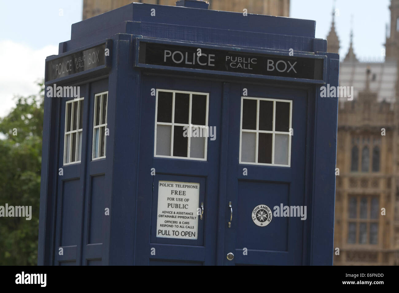 London,UK. 22nd August 2014. Dr Who Tardis appears in Parliament square to launch the new BBC sci fi series on August 23 featuring Peter Capaldi as the 12th Dr Who Credit:  amer ghazzal/Alamy Live News Stock Photo