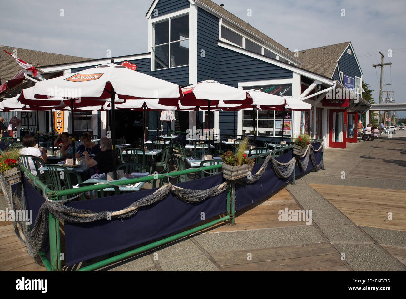 steveston fish market restaurant outdoor patio Stock Photo Alamy