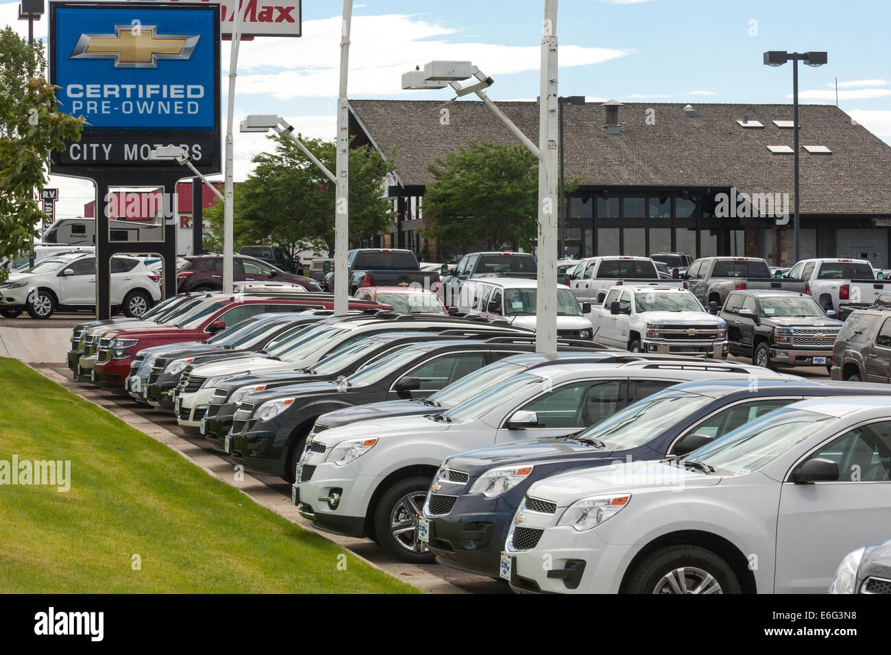 General motors dealer lot hires stock photography and images Alamy