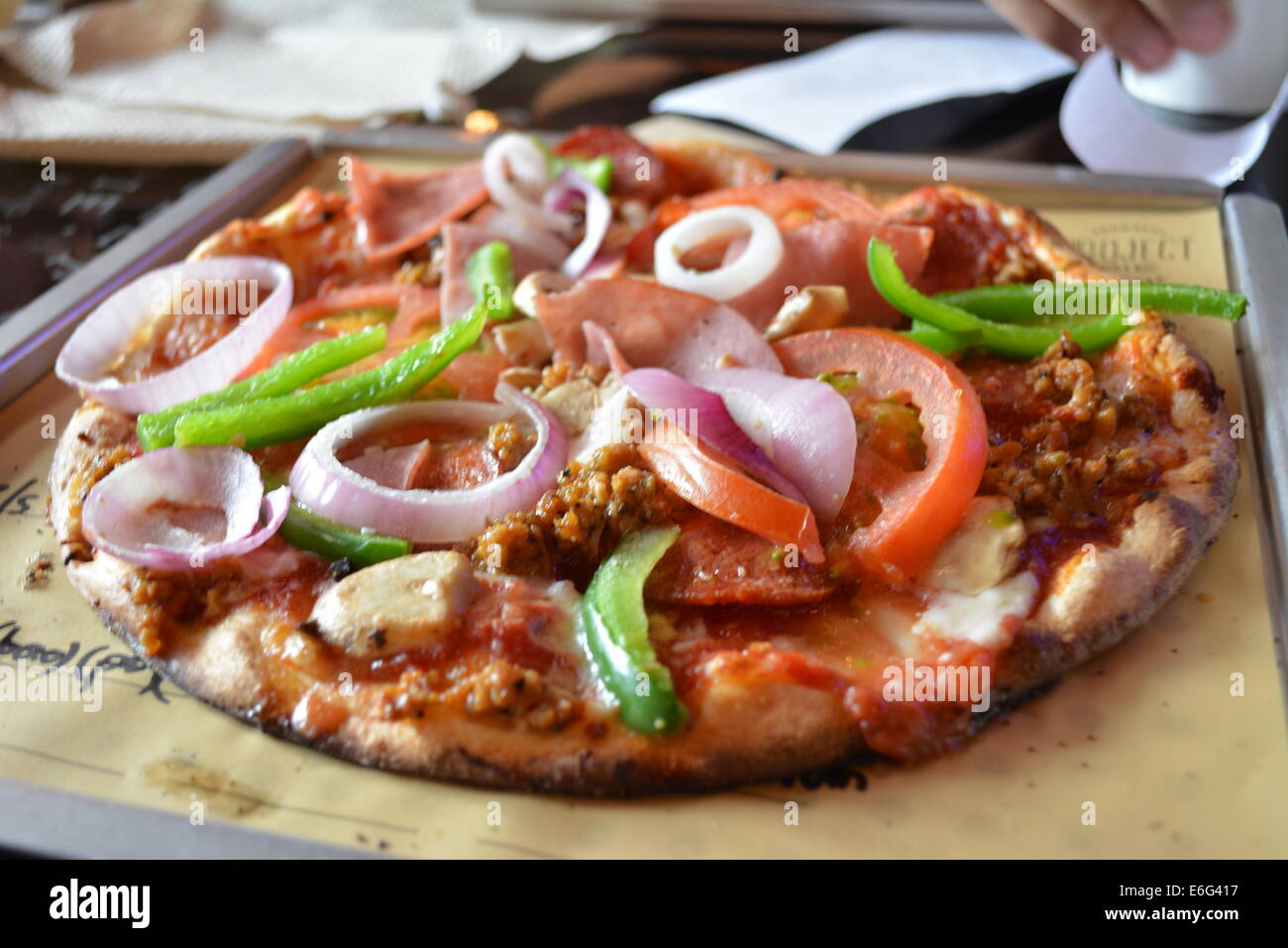Beef and mushroom pie hi-res stock photography and images - Alamy