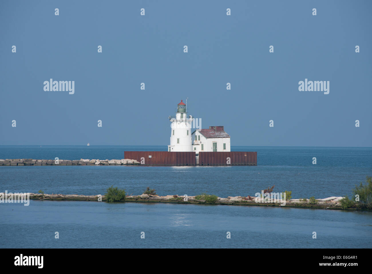 Ohio, Lake Erie, Cleveland. Cleveland's West Pierhead Lighthouse Stock ...