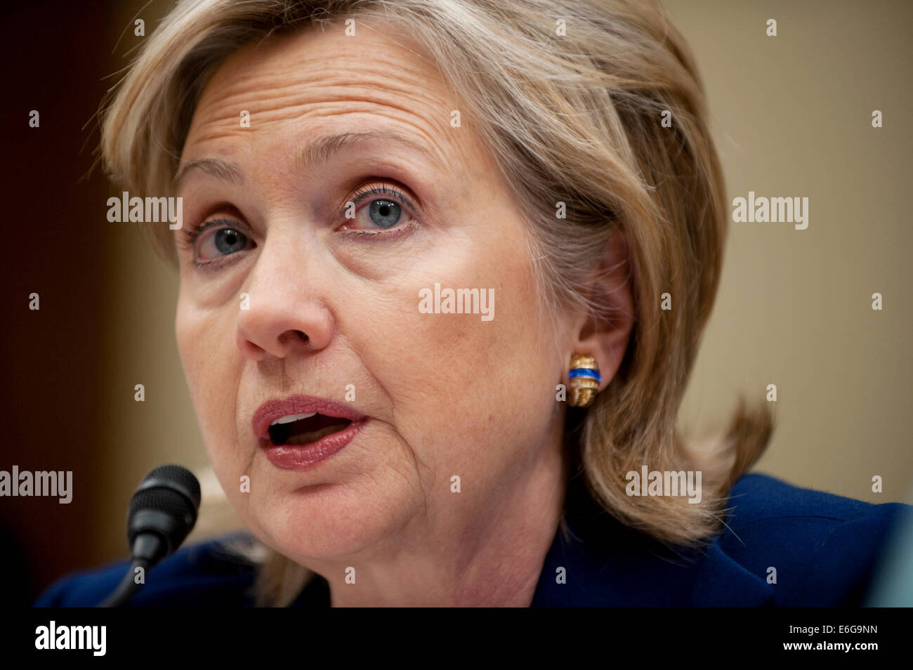 US Secretary of State Hillary Rodham Clinton testifies before the Senate Foreign Relations Committee on the troop surge sending an additional 30,000 troops to Afghanistan in the Hart Senate Office Building December 3, 2009 in Washington, DC. Stock Photo