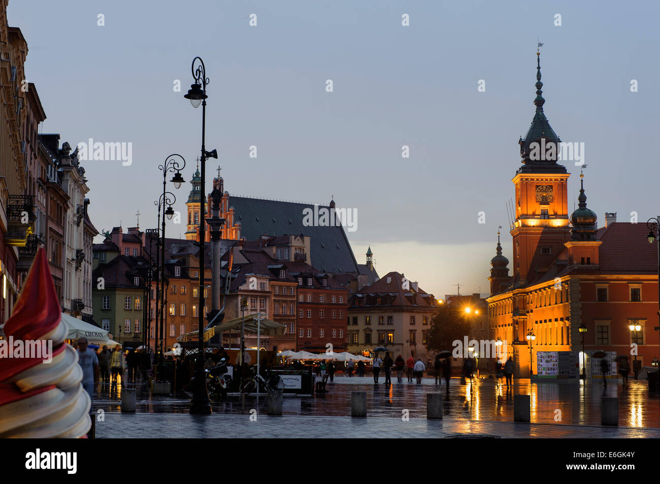 Castle Square with castle and Sigismund-Column  in Warsaw, Poland, Europe, UNESCO Heritage Site Stock Photo