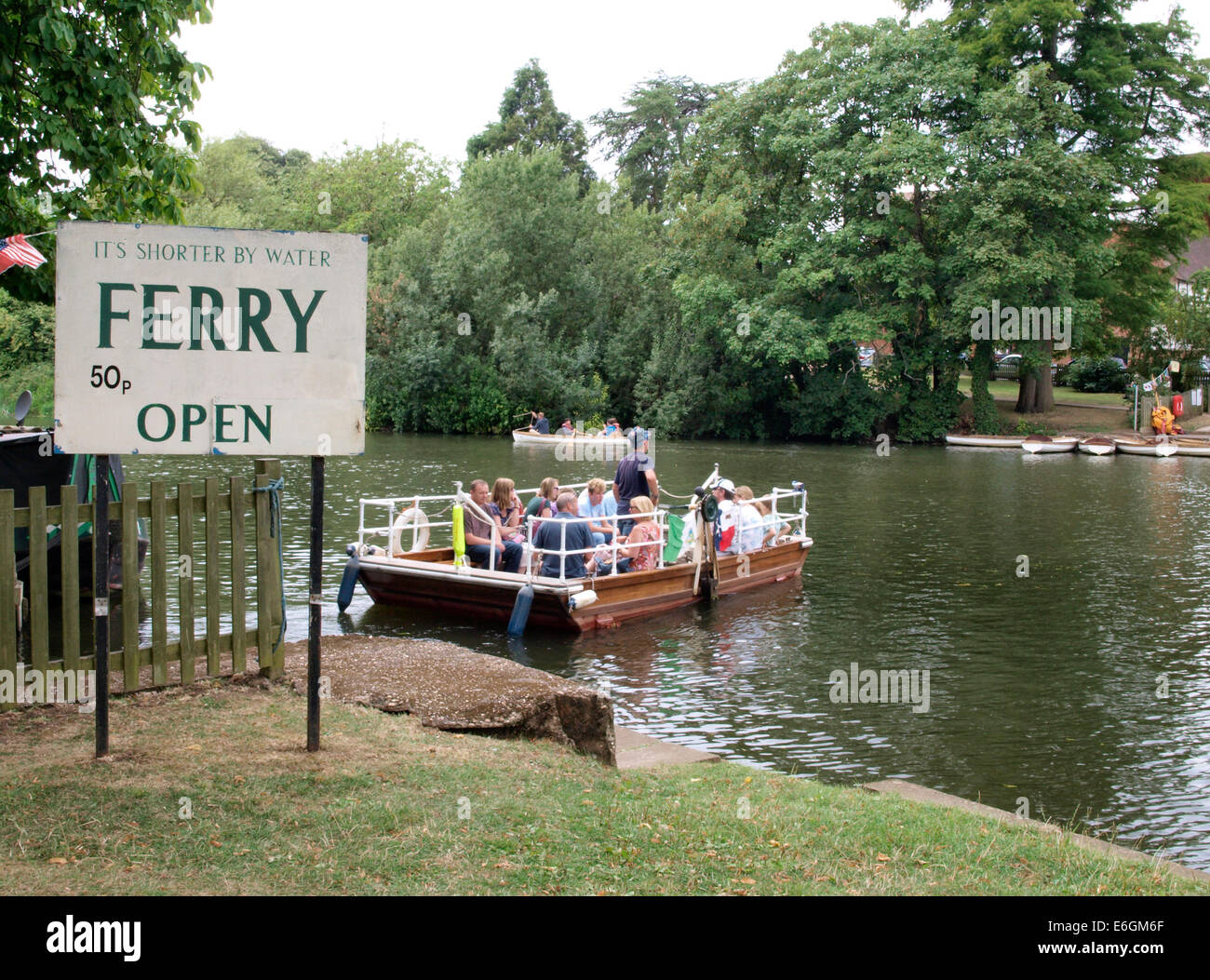 Chain Ferry, Stratford upon Avon, Warwickshire, UK Stock Photo - Alamy