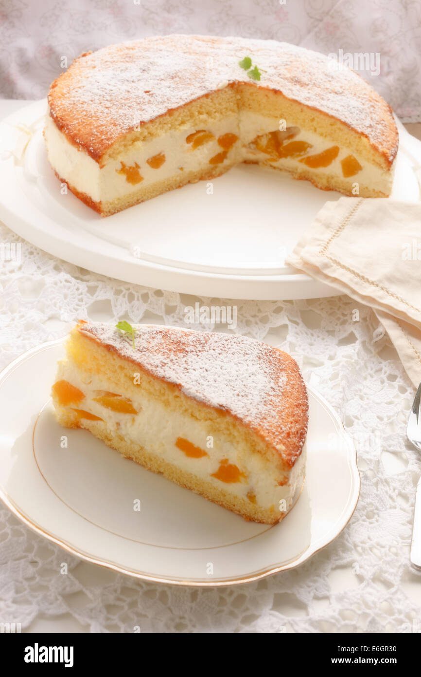 Cream Cheese Peach Cake Stock Photo Alamy