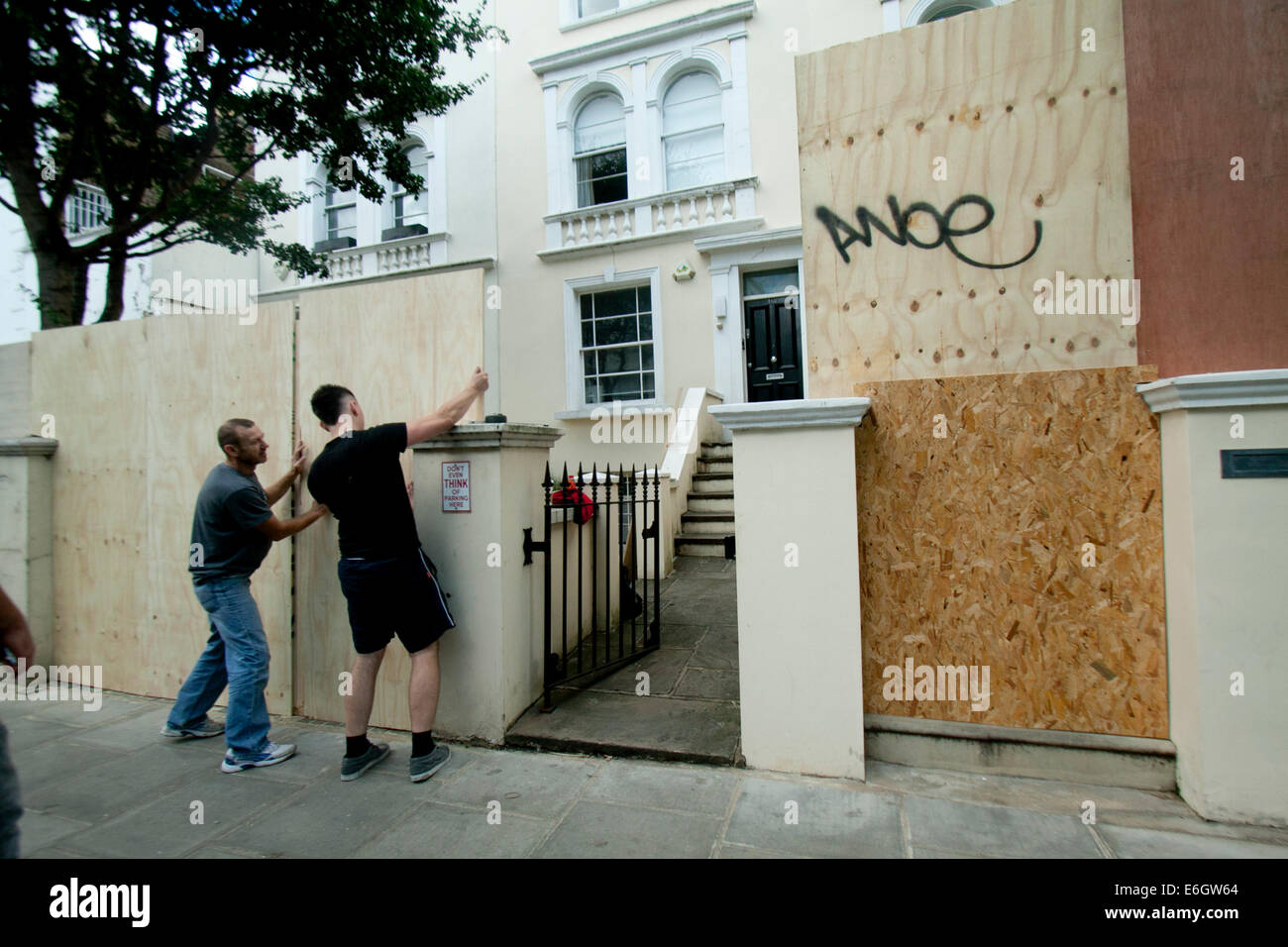 Revellers Street Uk High Resolution Stock Photography And Images Alamy
