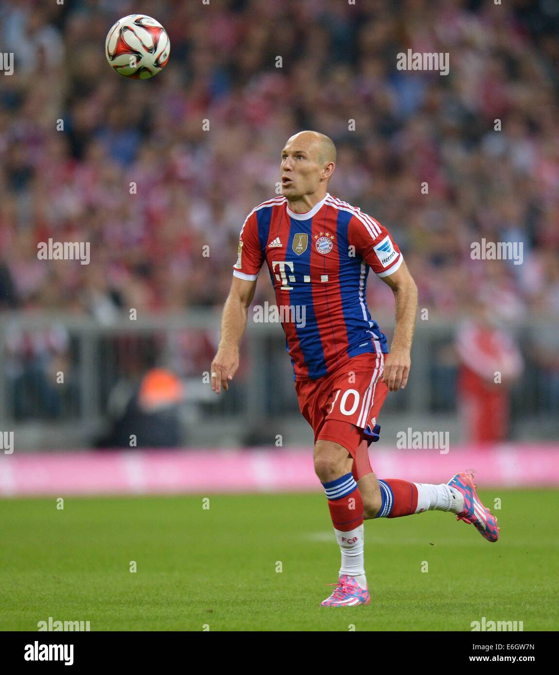 Arjen robben fc bayern munich hi-res stock photography and images - Alamy