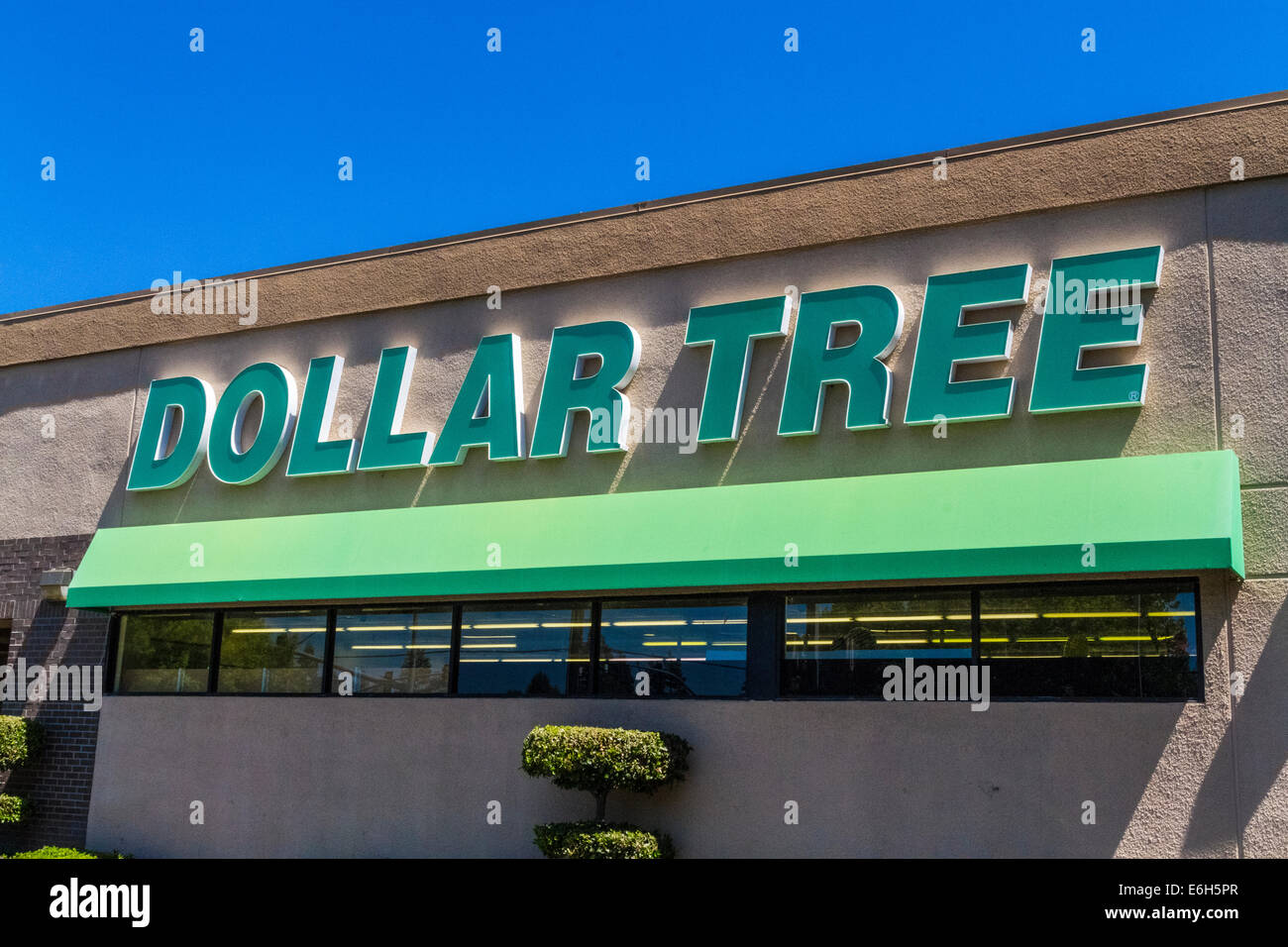 Dollar tree store hires stock photography and images Alamy