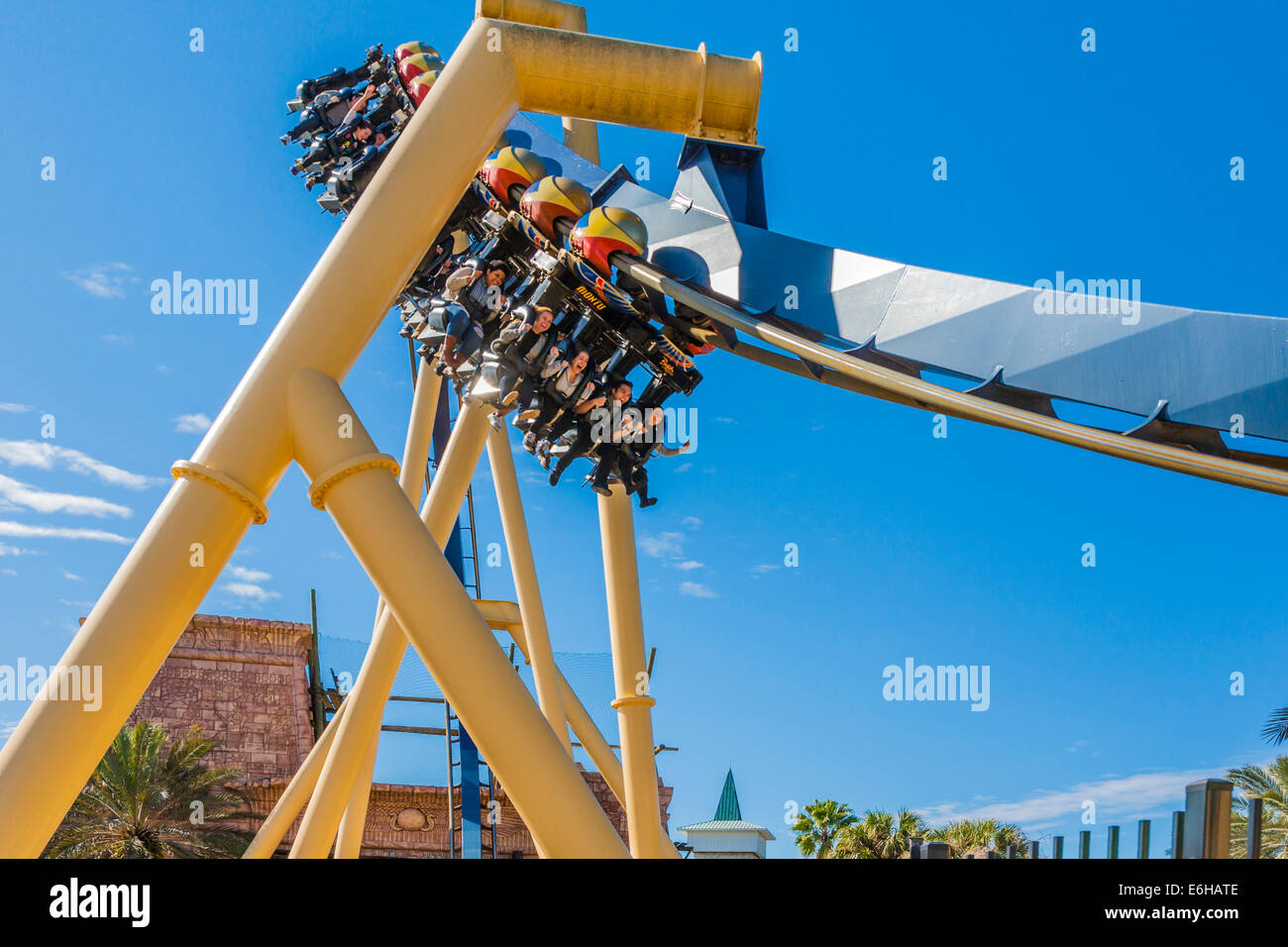 Busch Gardens Africa » Montu » montu-turn1.jpg