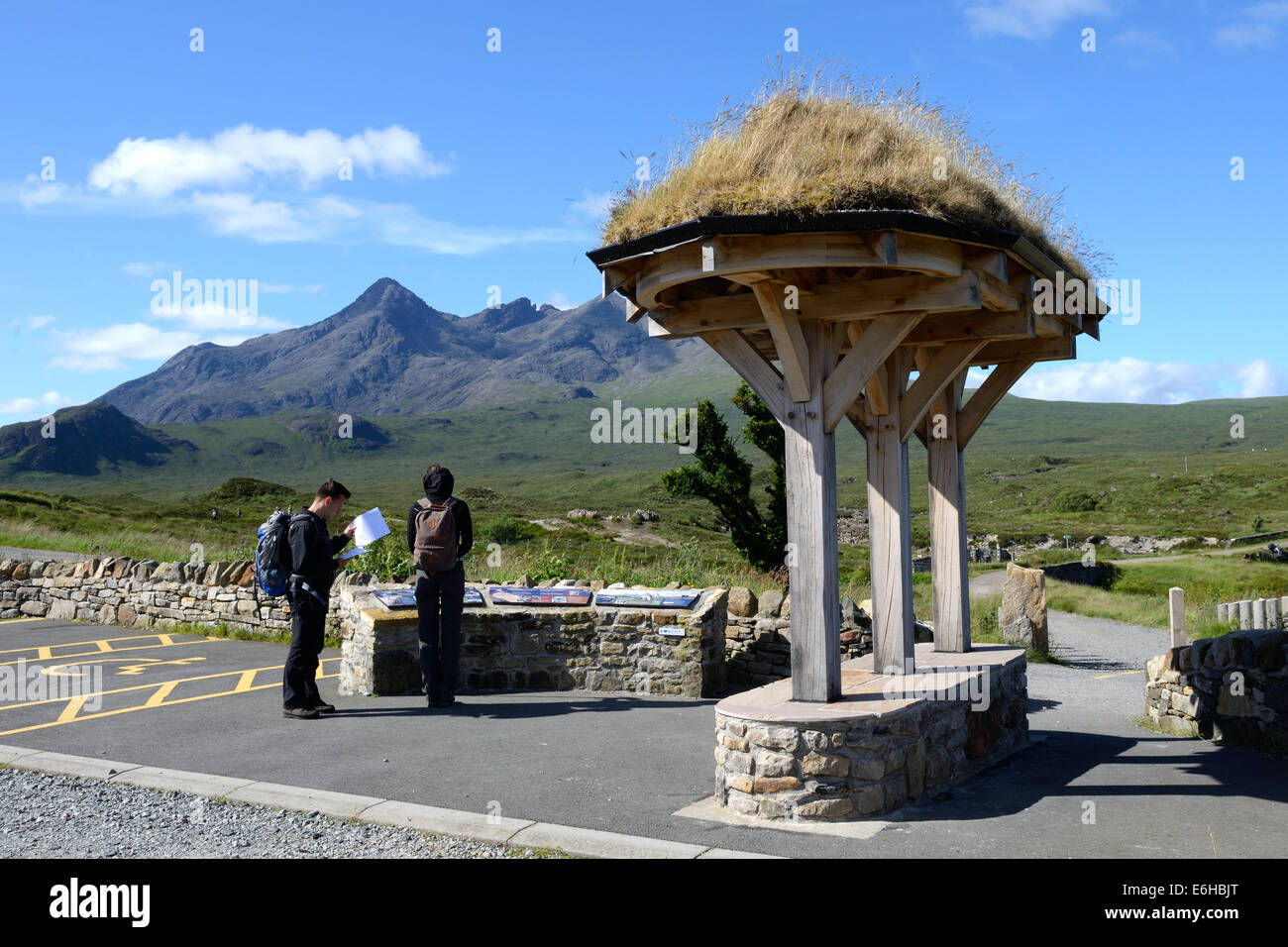 Viewing area at Sligachan car park looking to the Black Cuillin mountain range Stock Photo