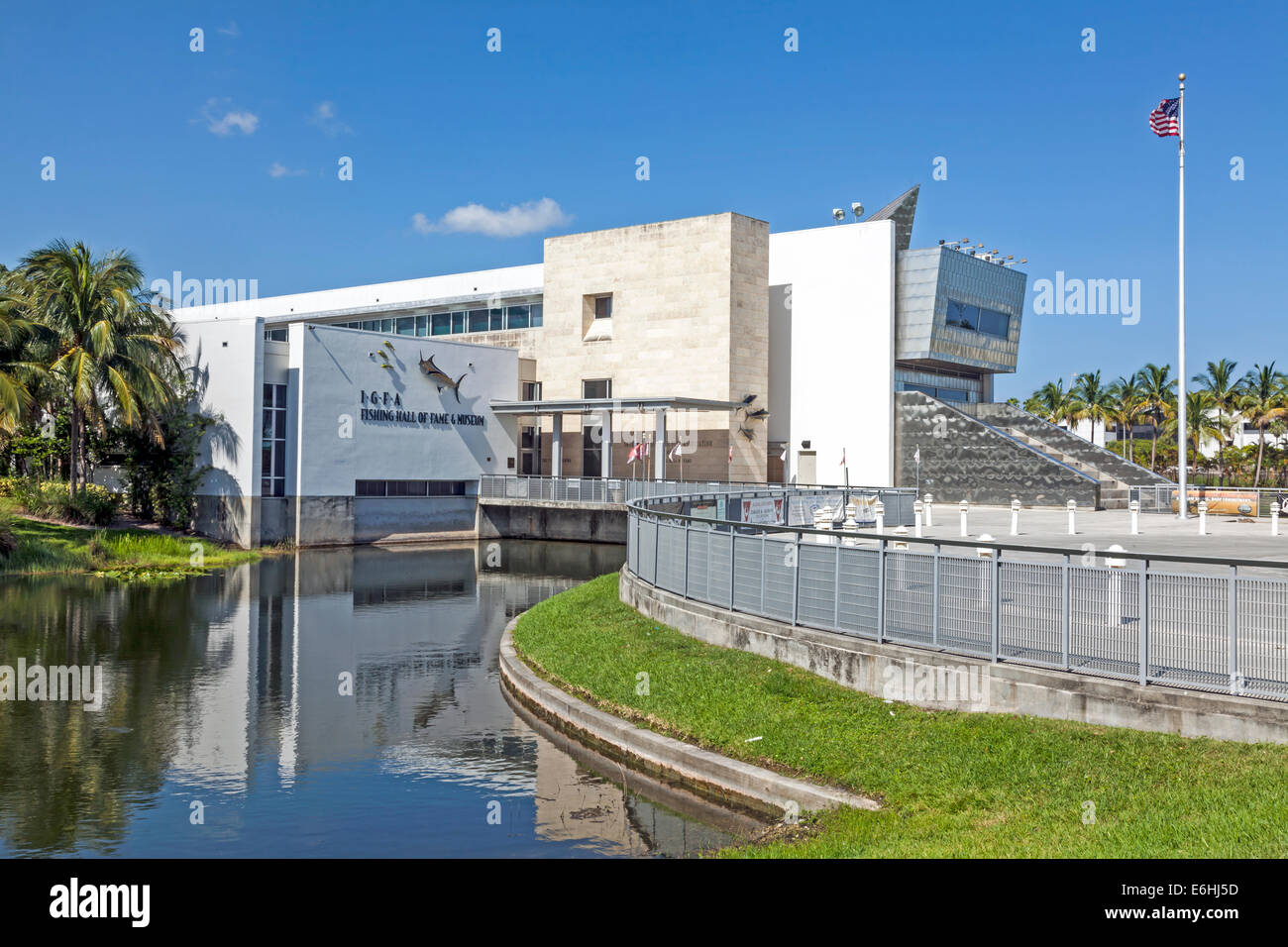 IGFA International Game Fish Association's Fishing Hall Of Fame & Museum viewed across reflecting pond in Dania, Florida, USA. Stock Photo