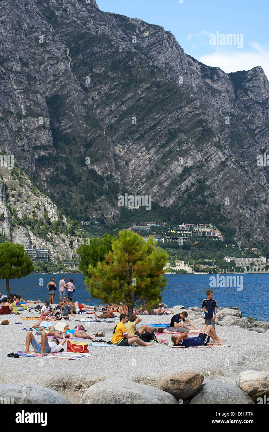 Limone sul garda beach hi-res stock photography and images - Alamy