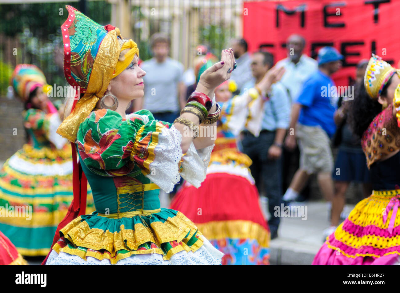 Notting Hill Carnival 2014, Children's day on Sunday. Members of group dance Maracatudo Mafua Stock Photo