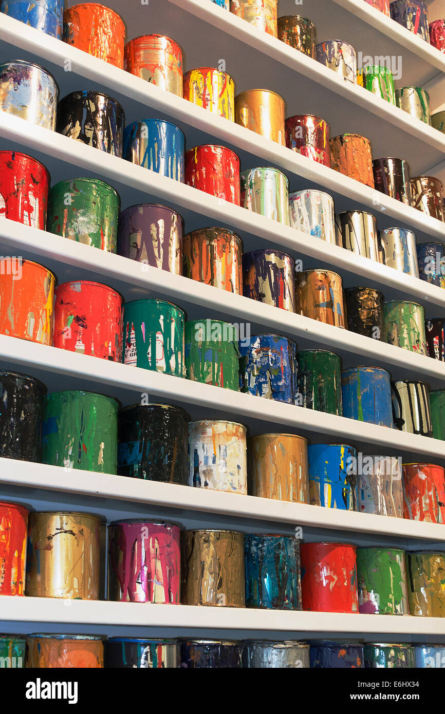 shelves with cans of silk screening paints Stock Photo Alamy