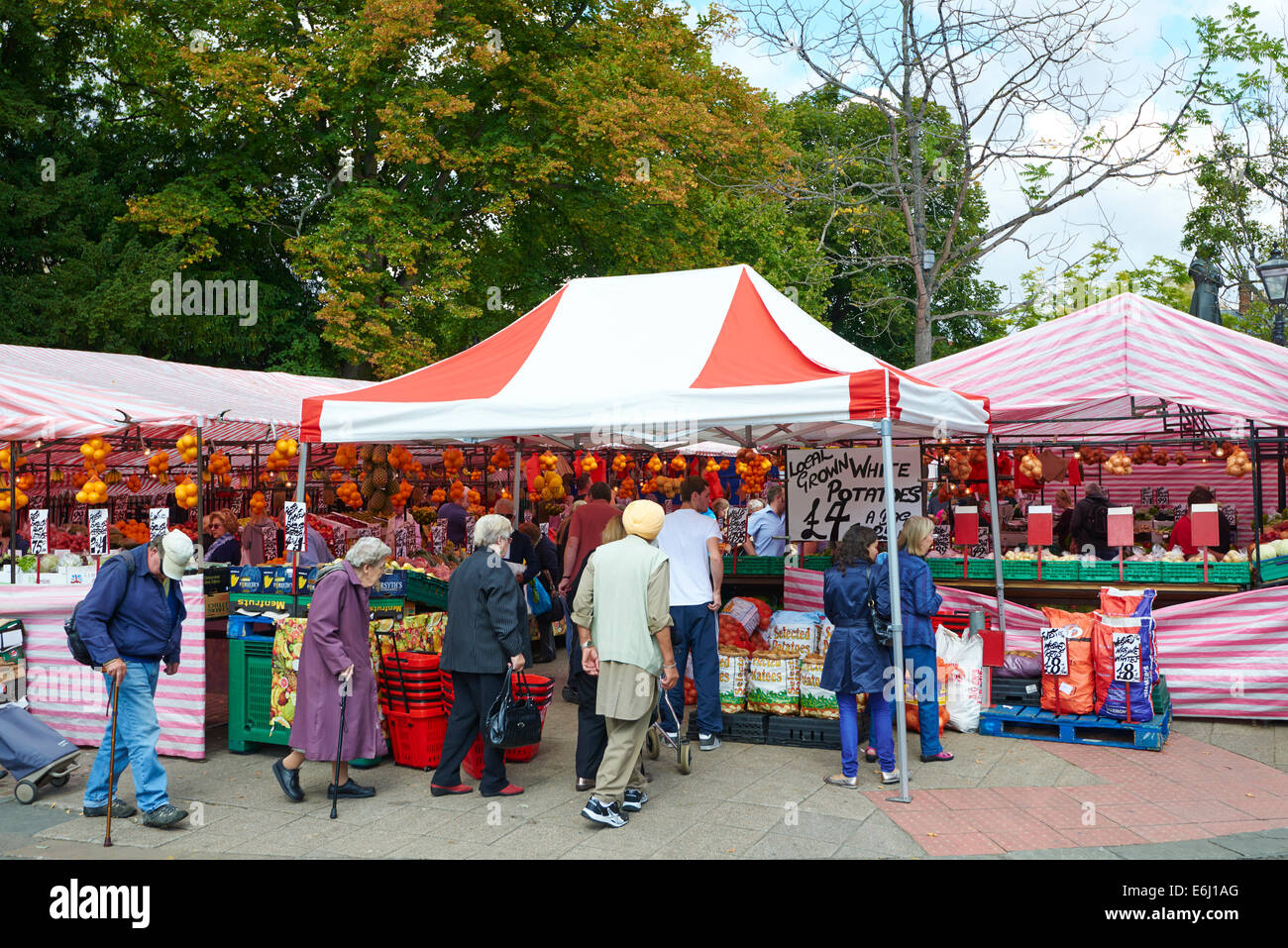 Market In St Paul's Square Bedford Bedfordshire UK Stock Photo