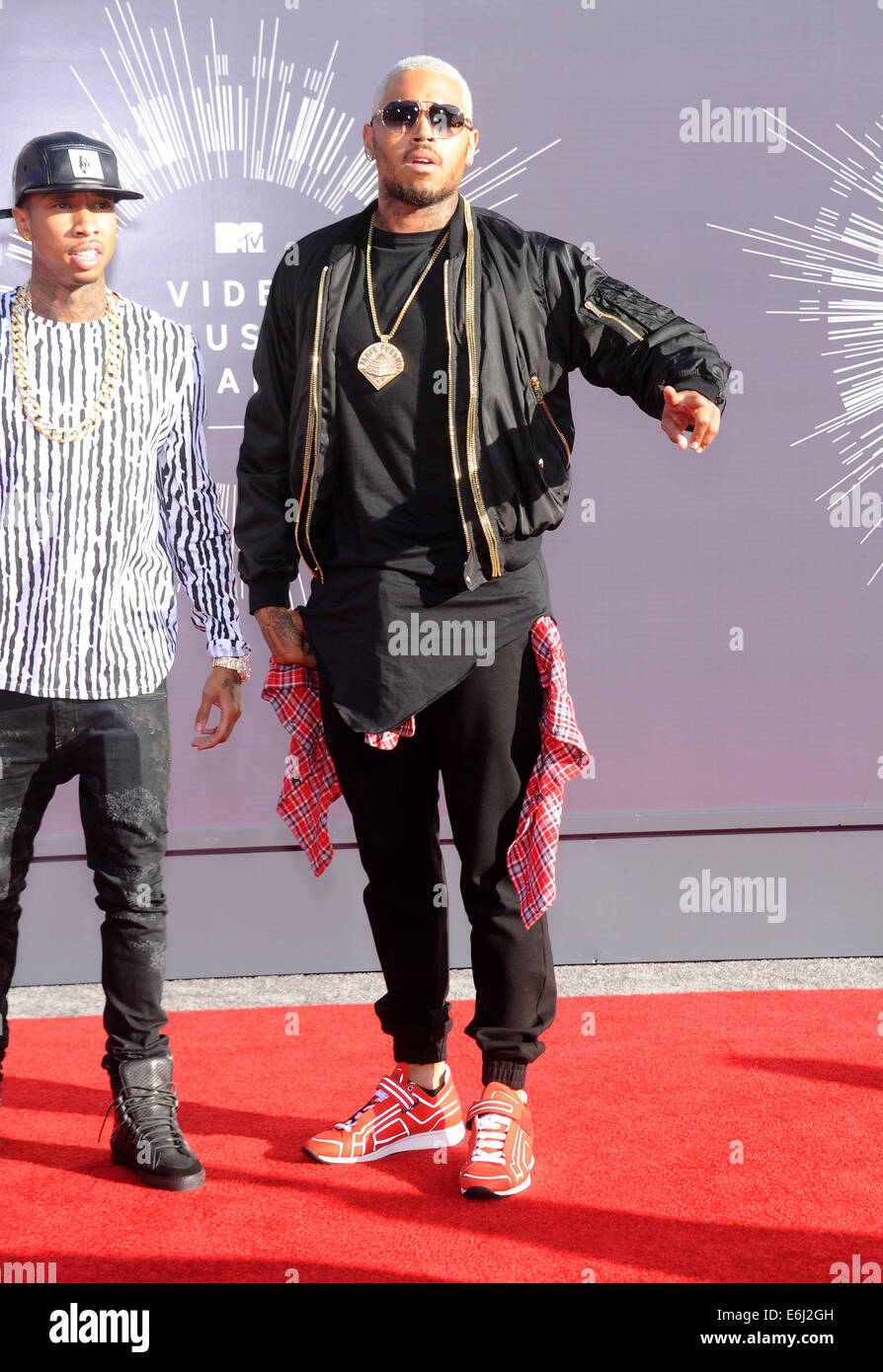 Inglewood, California, USA. 24th Aug, 2014. Chris Brown arrives for the 2014 Mtv Vidoe Music Awards at the Forum. Credit:  Lisa O'Connor/ZUMA Wire/Alamy Live News Stock Photo