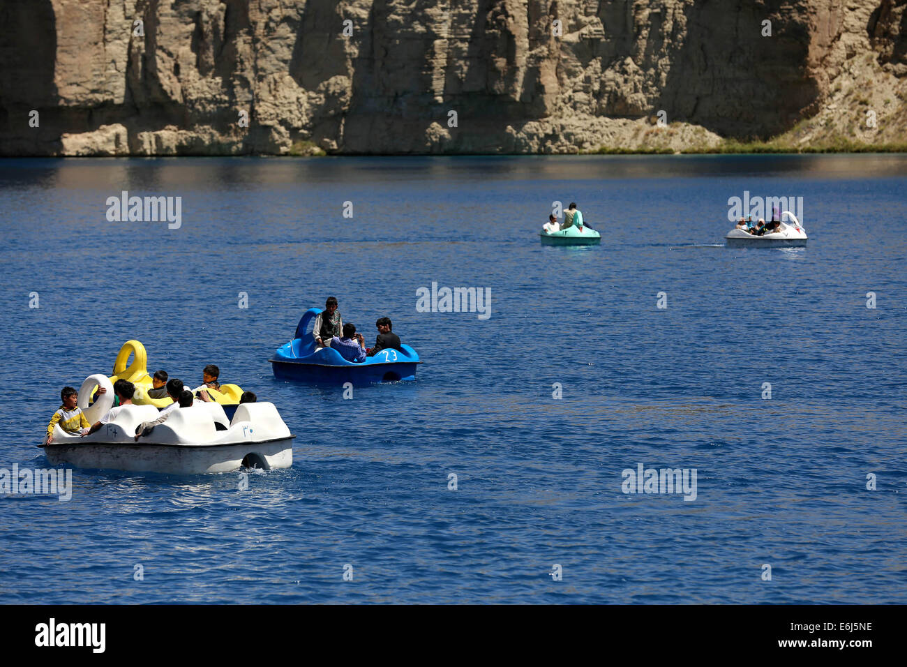 (140825) -- BAMYAN, Aug. 25, 2014 (Xinhua) -- Afghans enjoy boating in Band-e-Amir Lake in Bamyan, central Afghanistan, on Aug. 23, 2014. (Xinhua/Kamran) Stock Photo