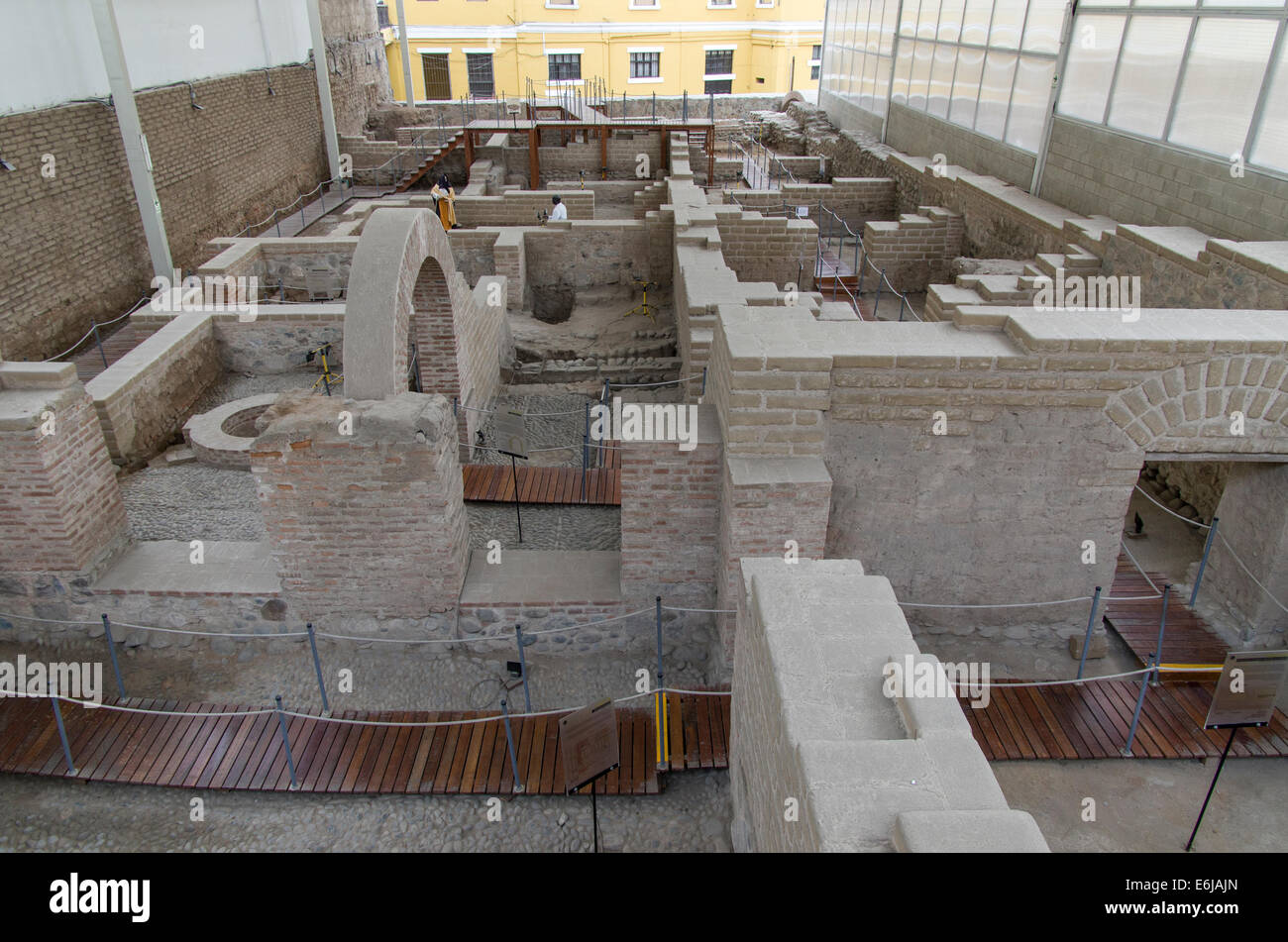 Lima peru architecture 18th century hi-res stock photography and images ...