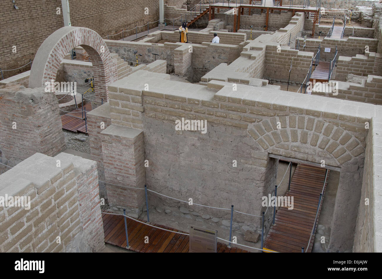 Lima peru architecture 18th century hi-res stock photography and images ...