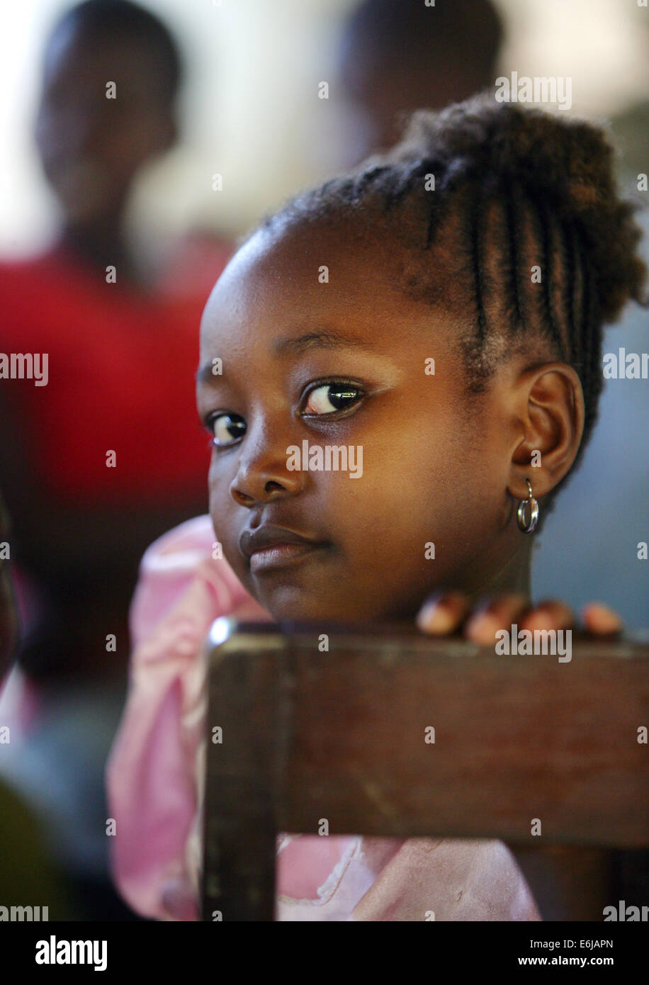 Black 5 year old girl hi-res stock photography and images - Alamy