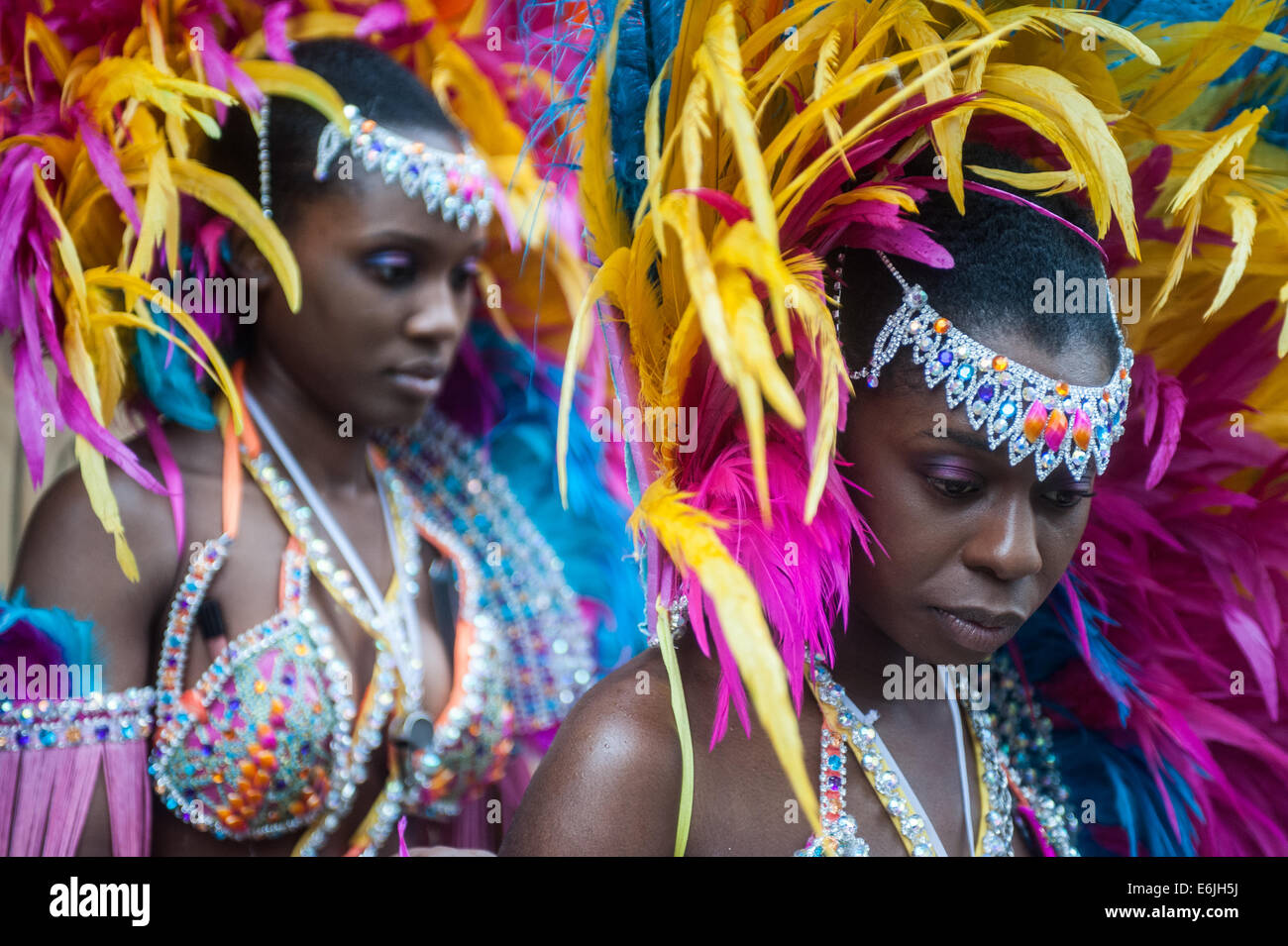 Couple notting hill carnival hi-res stock photography and images - Alamy