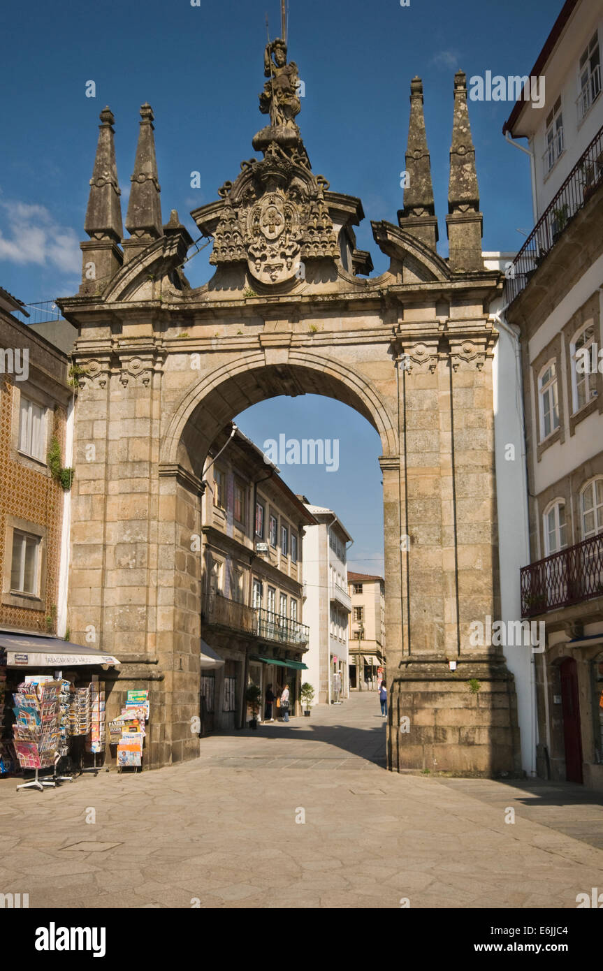 EUROPE, PORTUGAL, Braga, Arco da Porta Nova (New City Gate), part of the  walls of the city Stock Photo - Alamy