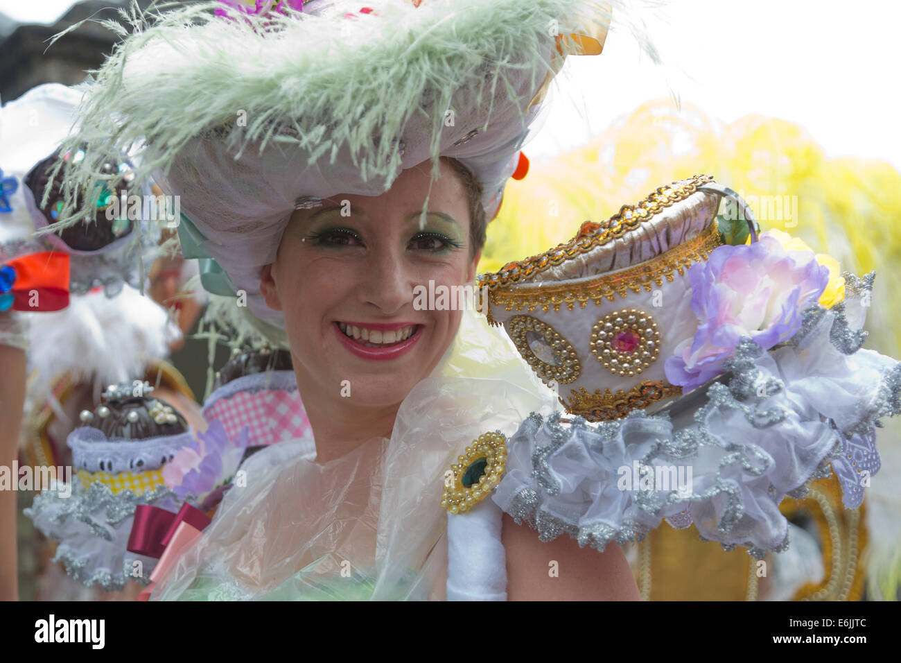 Samba dancers getting ready hi-res stock photography and images - Alamy