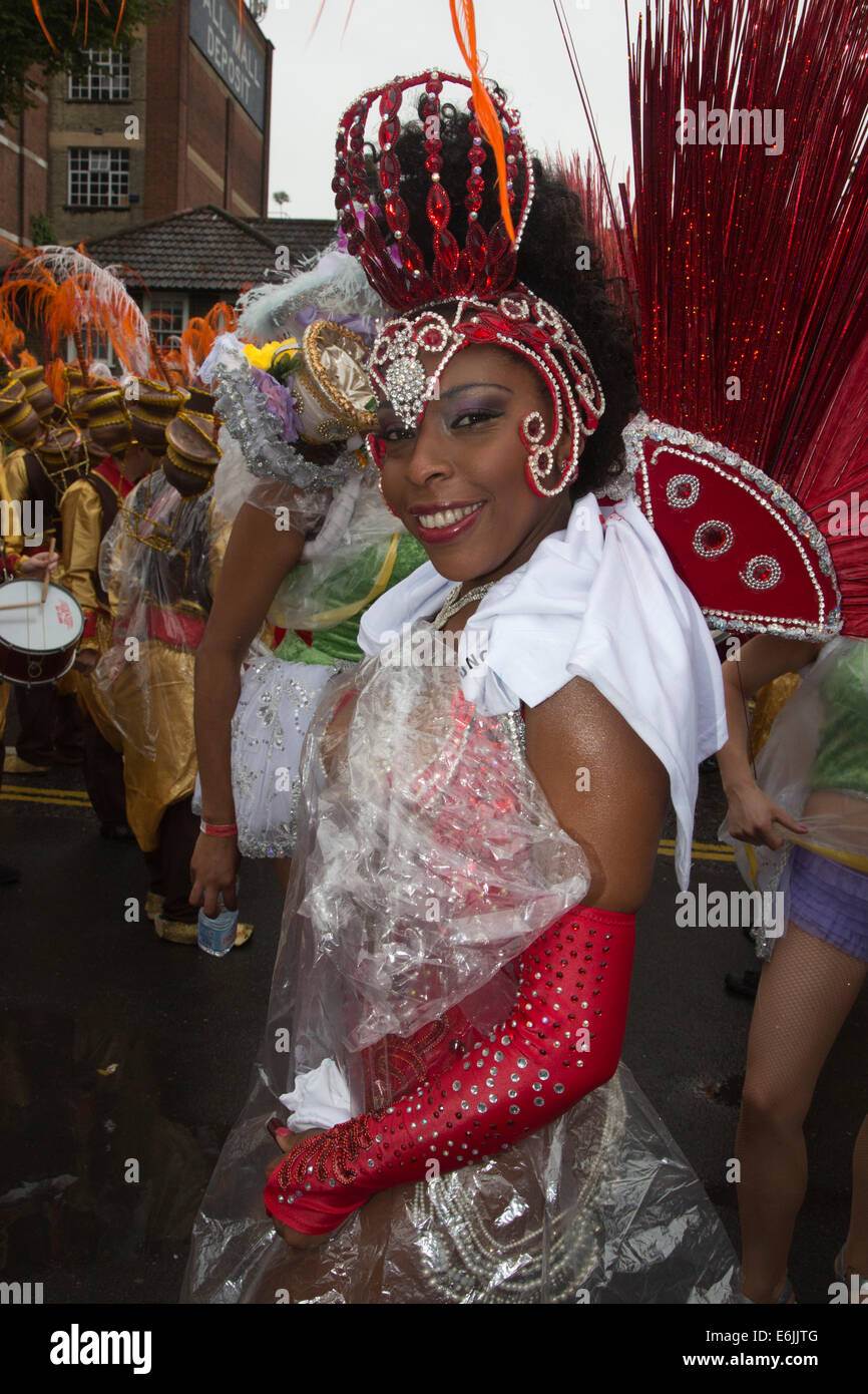Samba dancers getting ready hi-res stock photography and images - Alamy