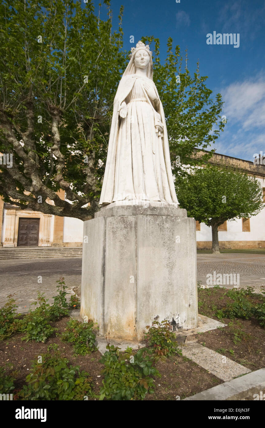 EUROPE, PORTUGAL, Coimbra, Convento de Santa Clara-a-Nova (New St Clare Convent, 14th Century), statue of saintly Dona Isabel Stock Photo