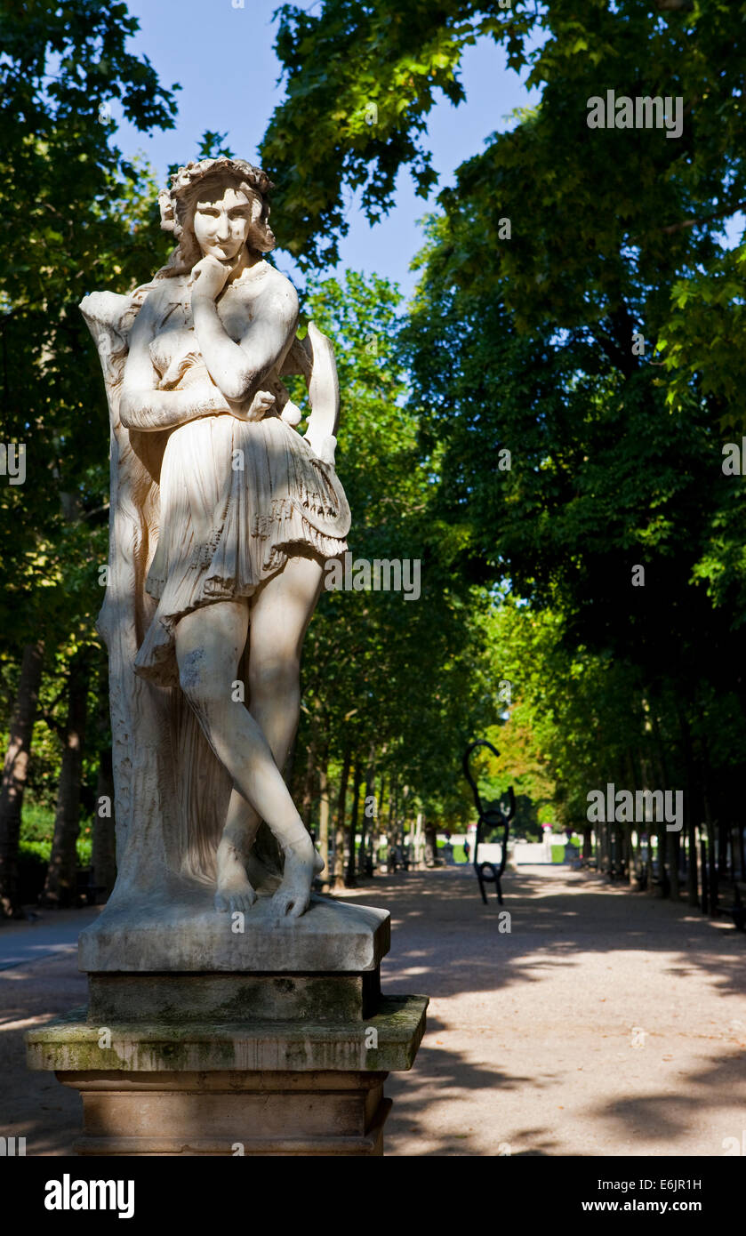 Statues in jardin du luxembourg High Resolution Stock Photography and