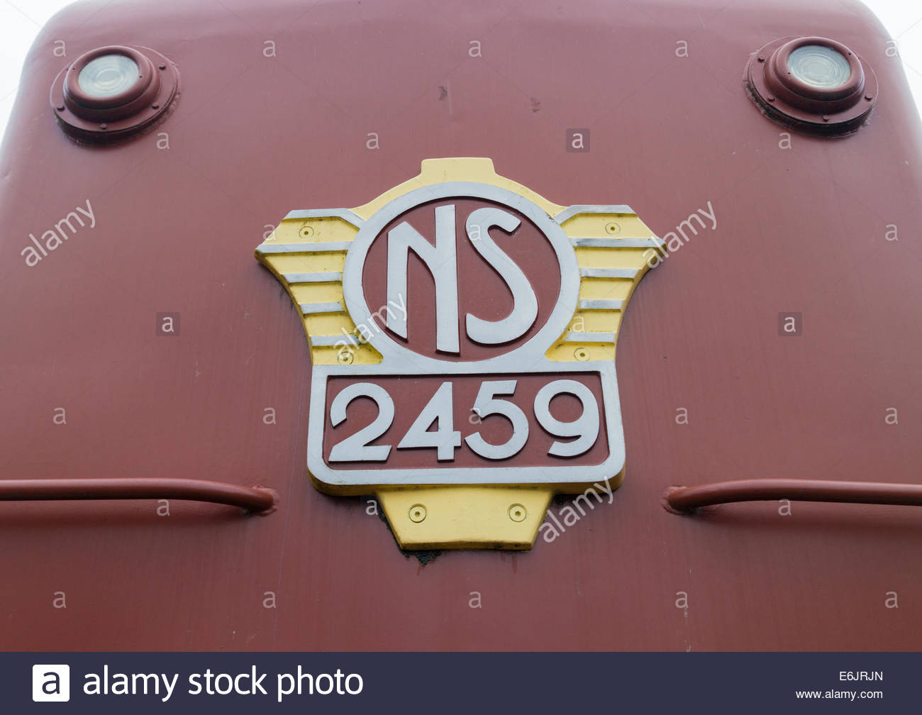 NS 2459 shield on front of Diesel Locomotive in brown paint - Stock Image