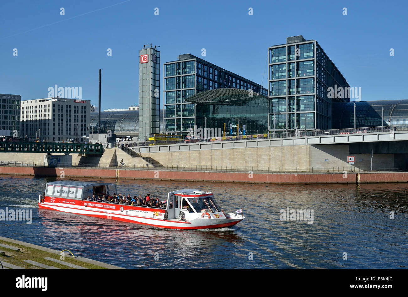 Excursion boat on the Spree River in front of Berlin Hauptbahnhof main railway station, Berlin, Germany Stock Photo