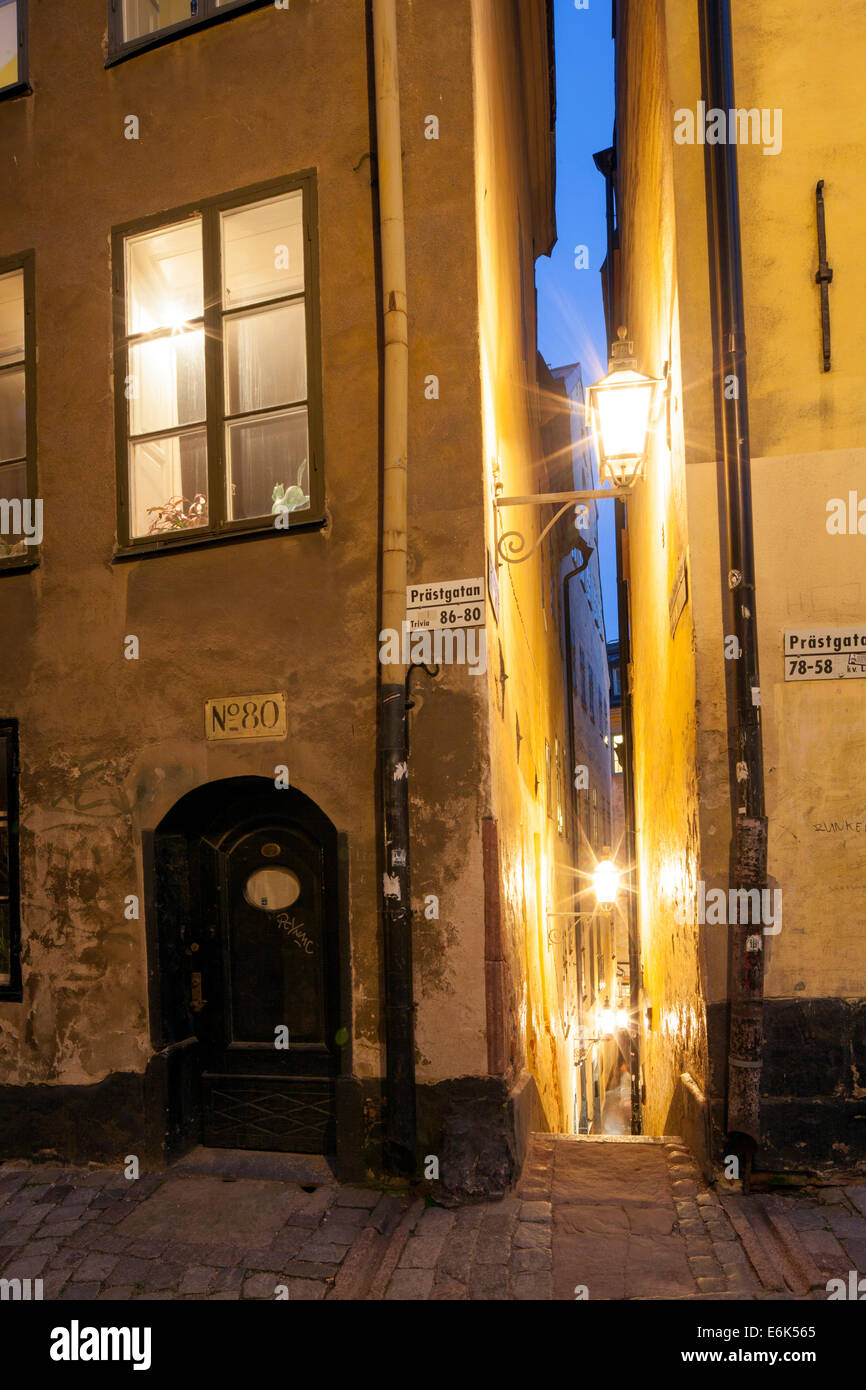 Narrowest alleyway in the historic centre of Stockholm, Mårten Trotzigs Gränd, Gamla stan, Stockholm, Sweden Stock Photo