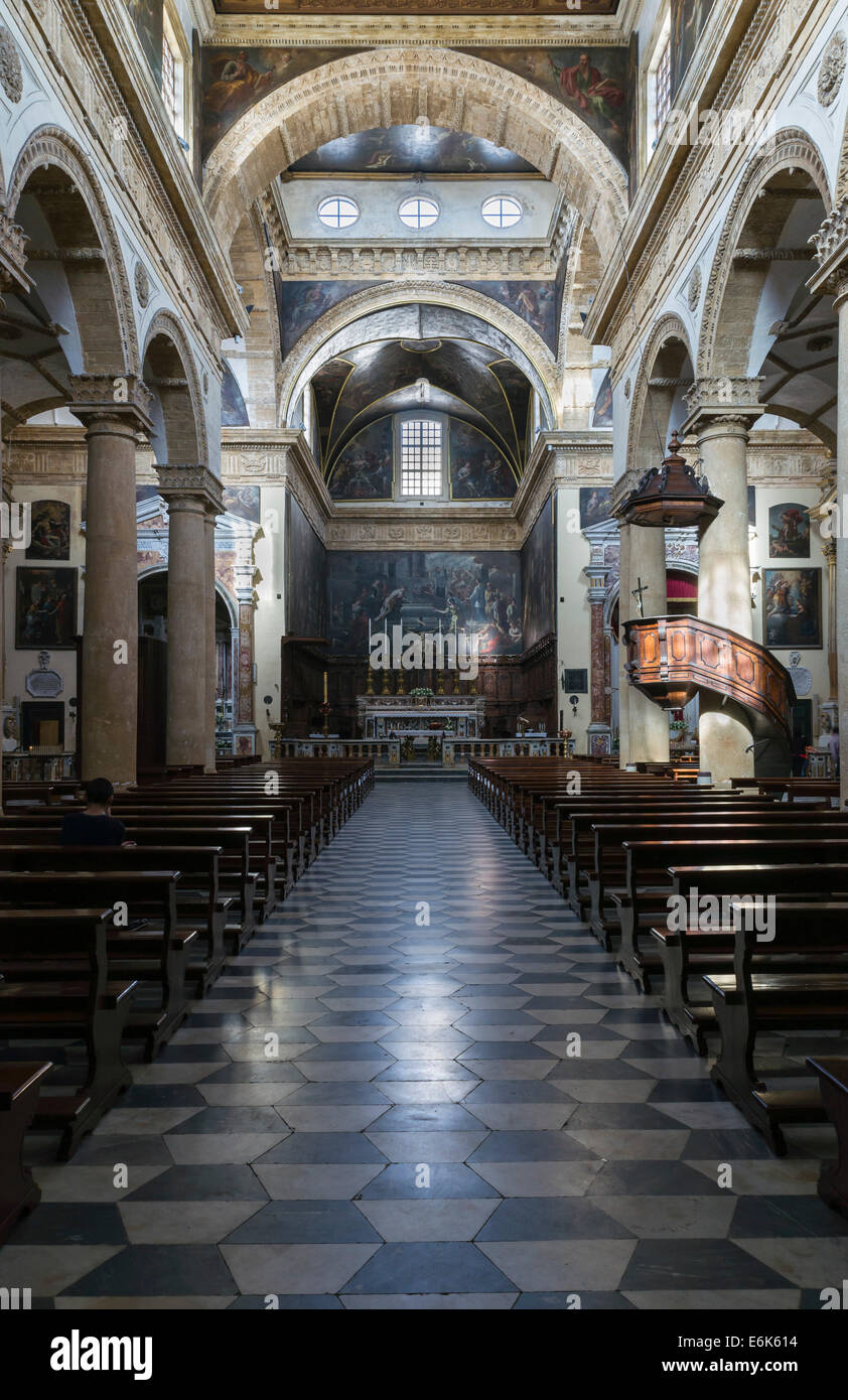 Nave with transept and choir, Baroque Cathedral Sant'Agata, Gallipoli, Province of Lecce, Apulia, Italy Stock Photo
