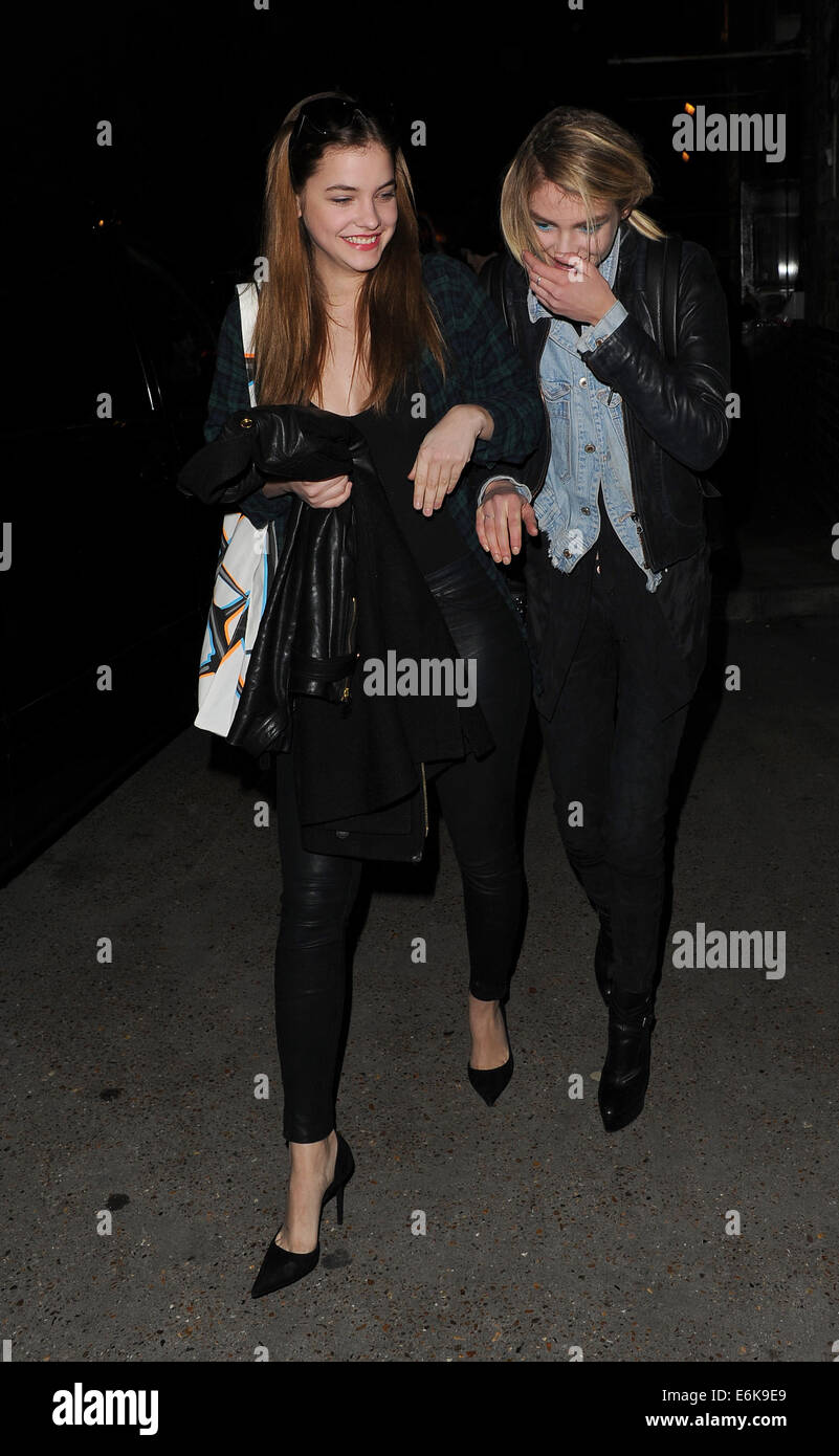 Cara Delevingne Leaving Giles Fashion Show Featuring Barbara Palvin Where London United Kingdom When 17 Feb 2014 Stock Photo Alamy