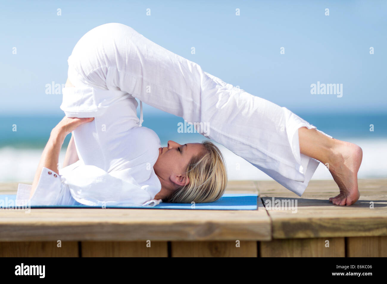 Mature woman yoga hi-res stock photography and images - Alamy