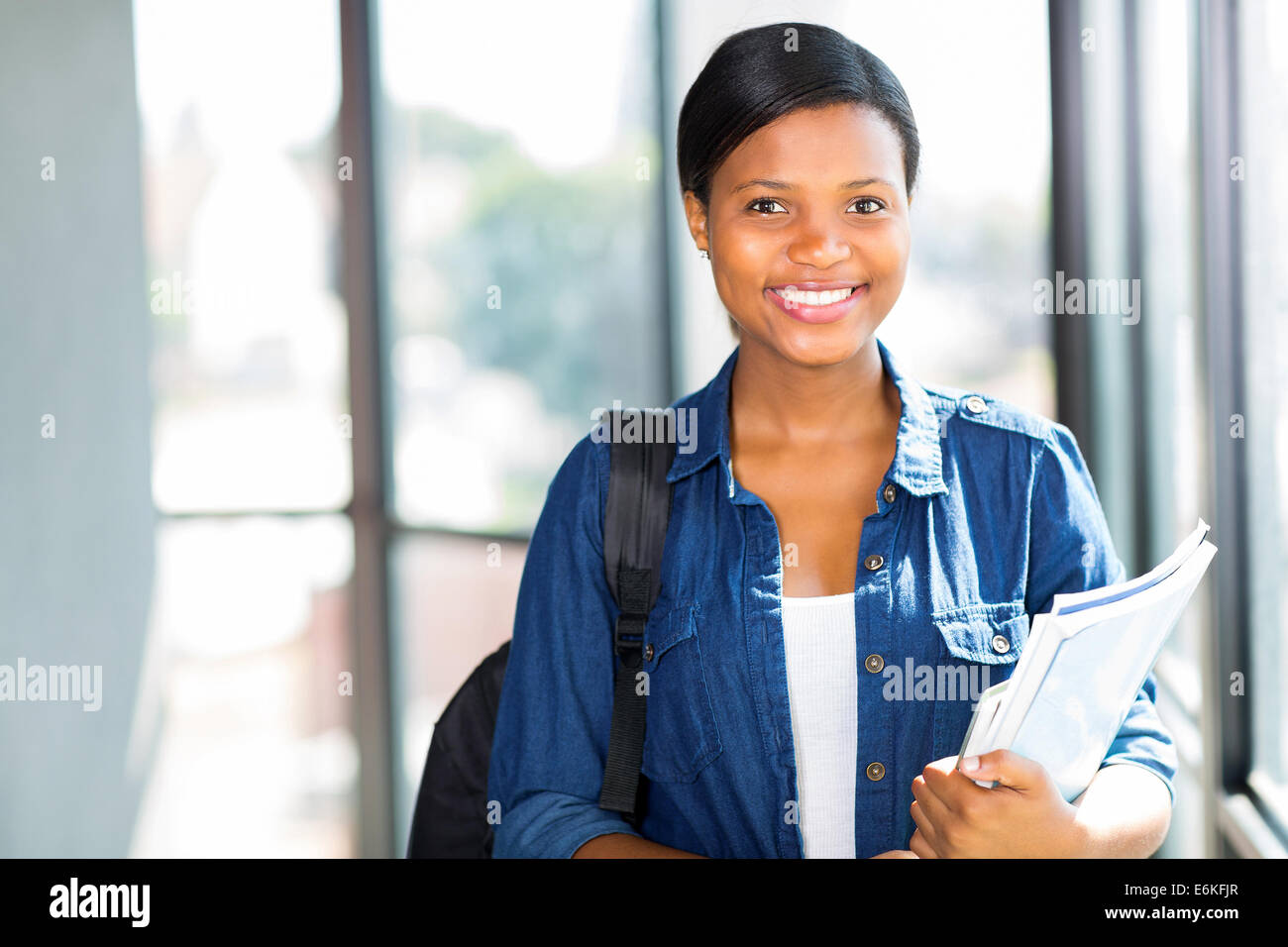 happy female African American college student close up Stock Photo - Alamy