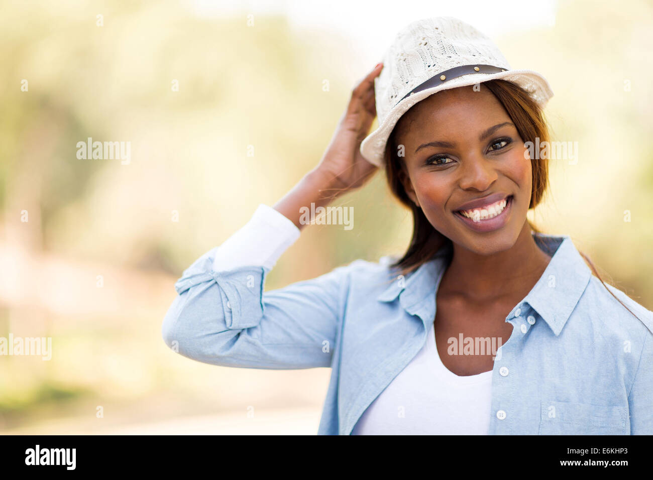 African afro woman hat hi-res stock photography and images - Alamy