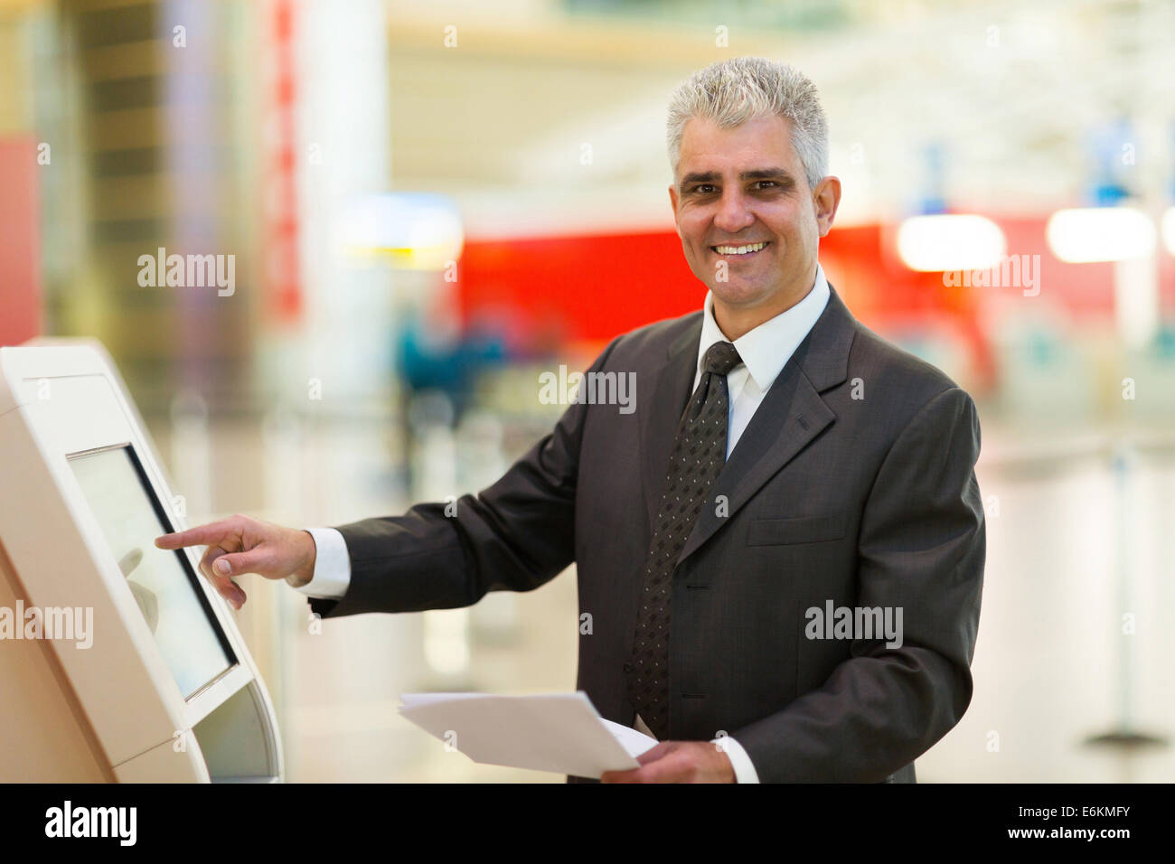 Check in machine hi-res stock photography and images - Alamy