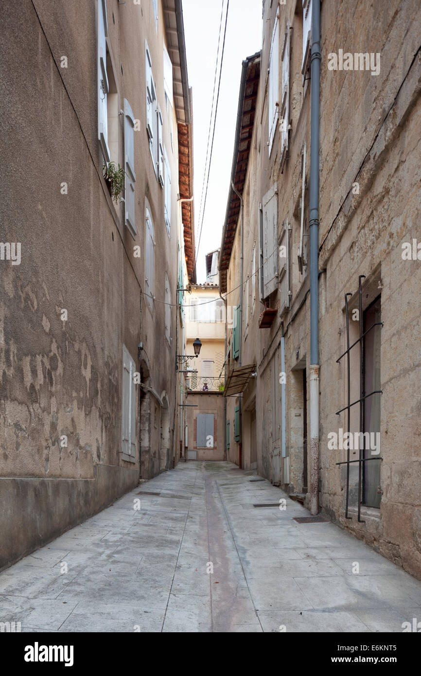 Narrow Alleyway in the medieval centre of Auch, Gers department, Midi-Pyrenees Stock Photo