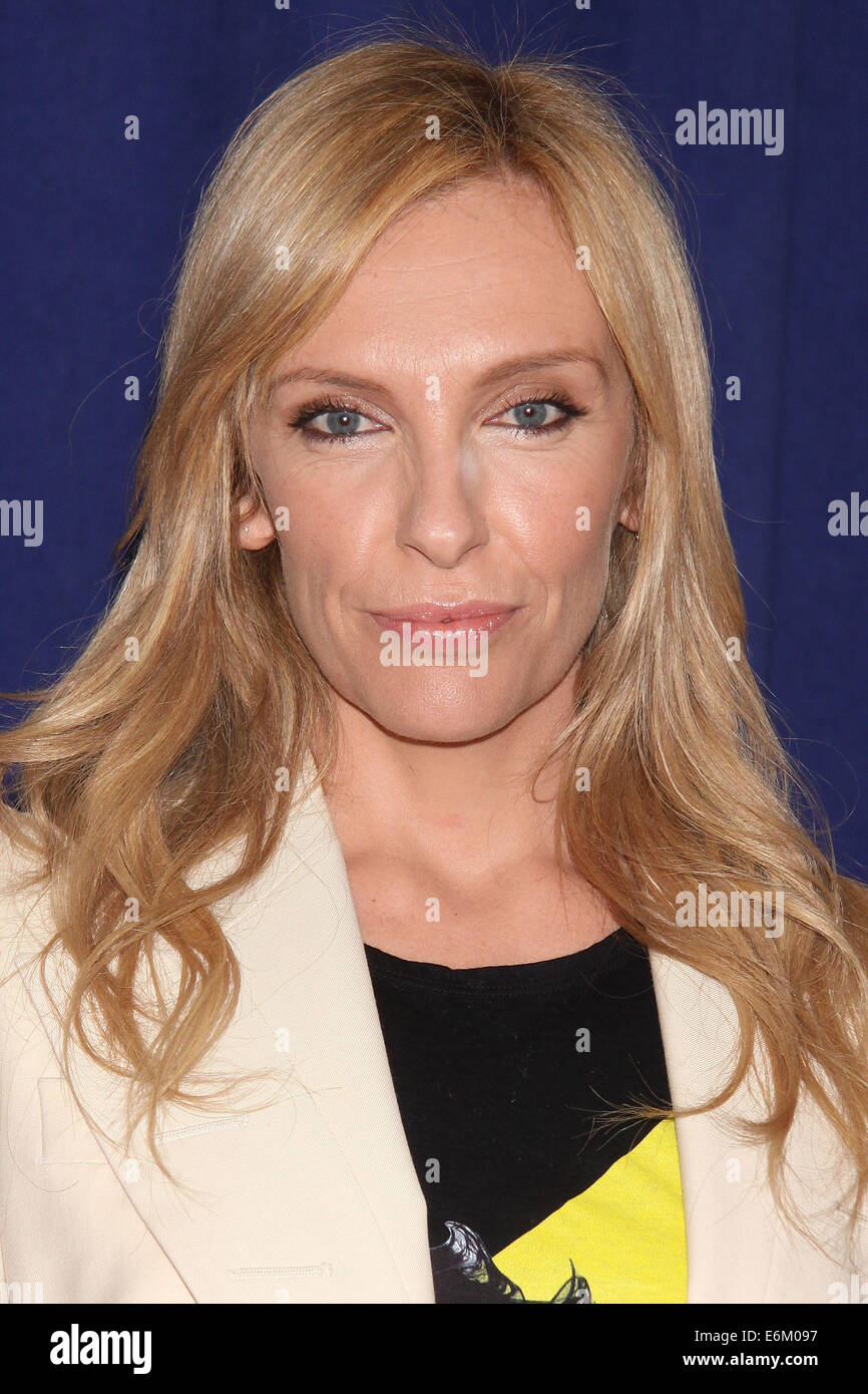 Photo call for Broadway's The Realistic Joneses, held at the New Forty